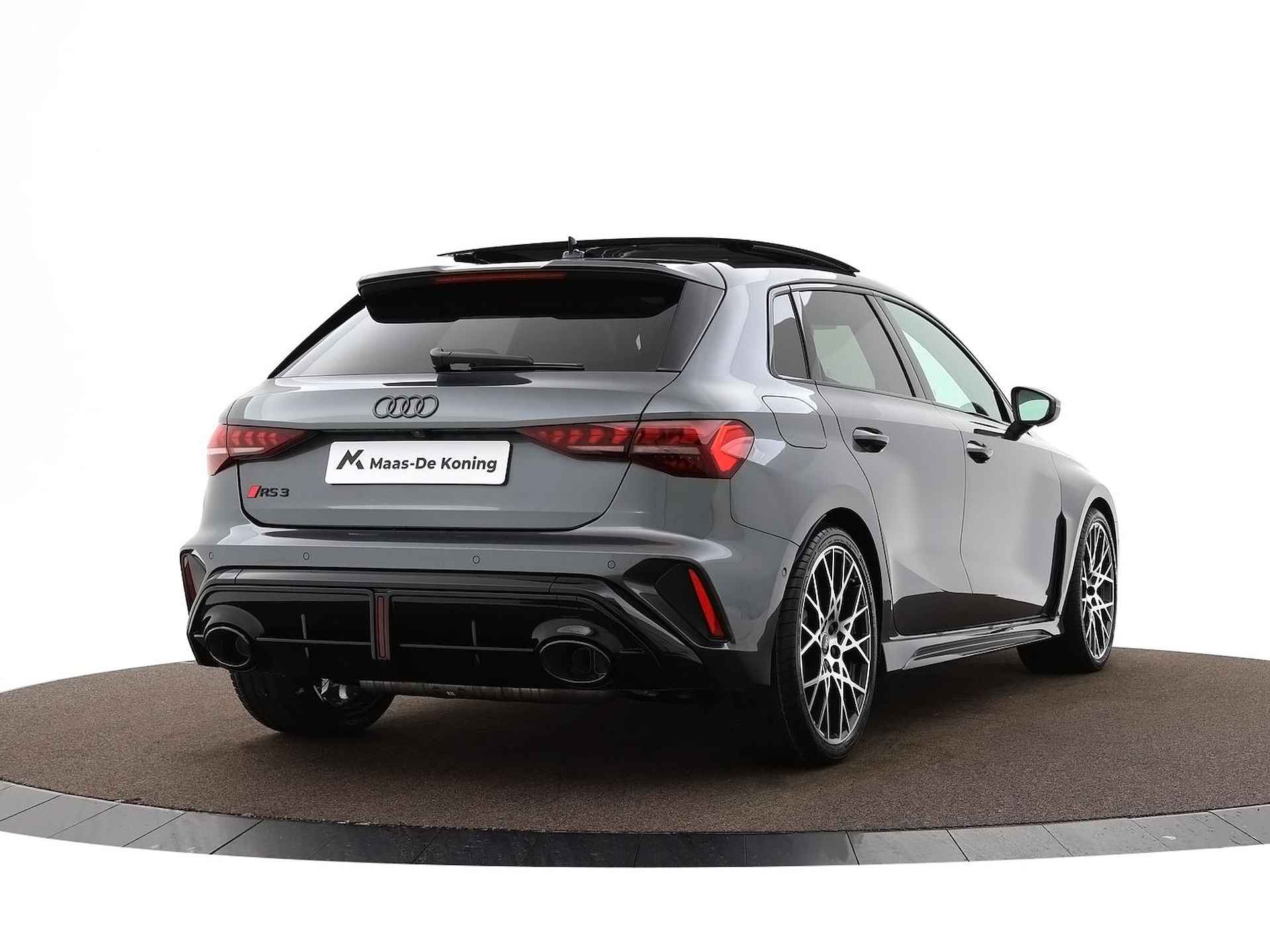 Audi RS3 Sportback RS3 Sportback 2.5 400 PK Audi RS3 Sportback 2.5 400 PK · RS-sportuitlaatsysteem · Glazen Panoramadak · SONOS Premium 3D · Topsnelheid 280 km/h · Adaptief onderstel, Audi Drive Select - 3/64