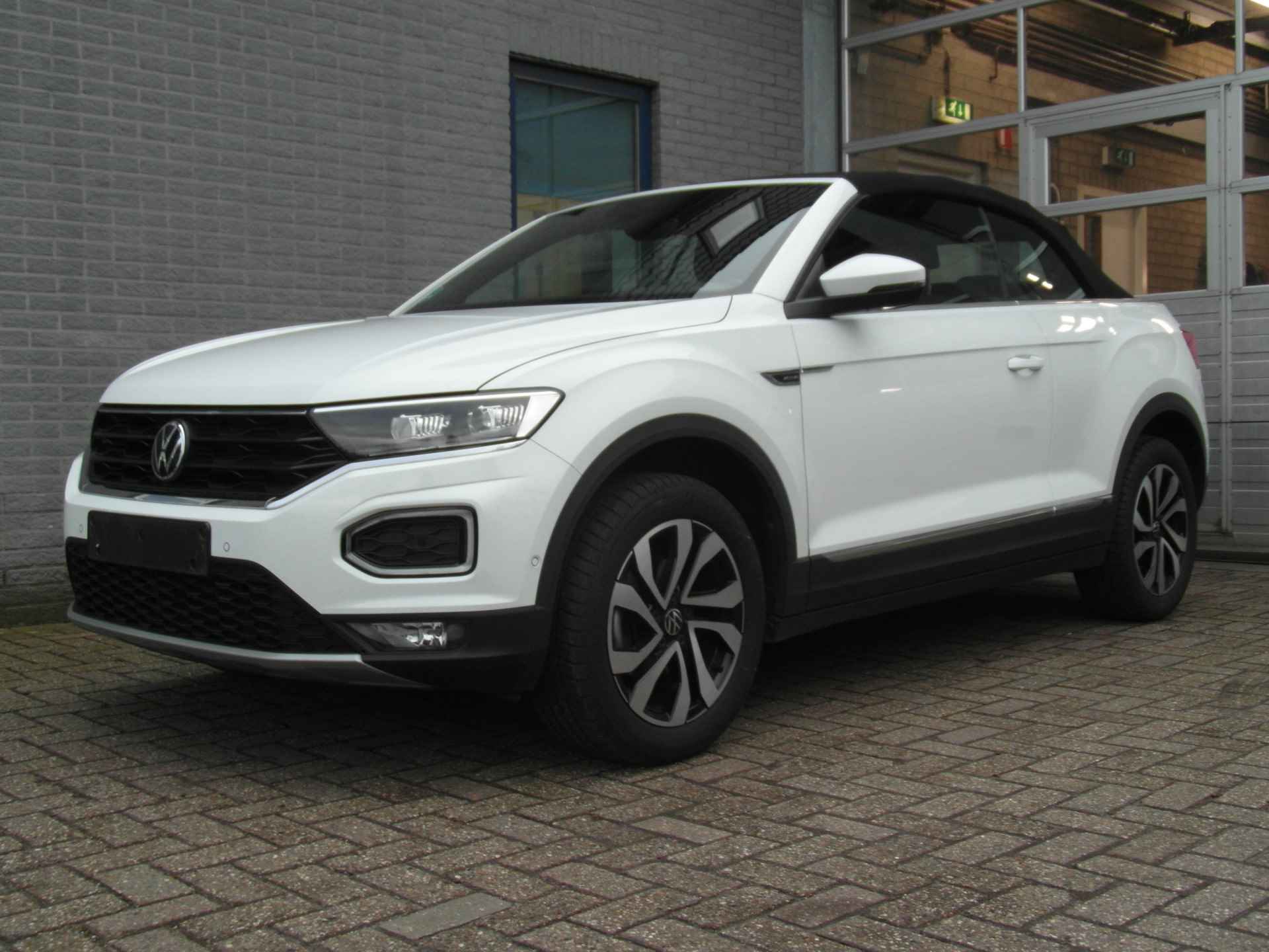 Volkswagen T-Roc Cabrio 1.5 TSI Life Active Inclusief Afleveringskosten - 8/31