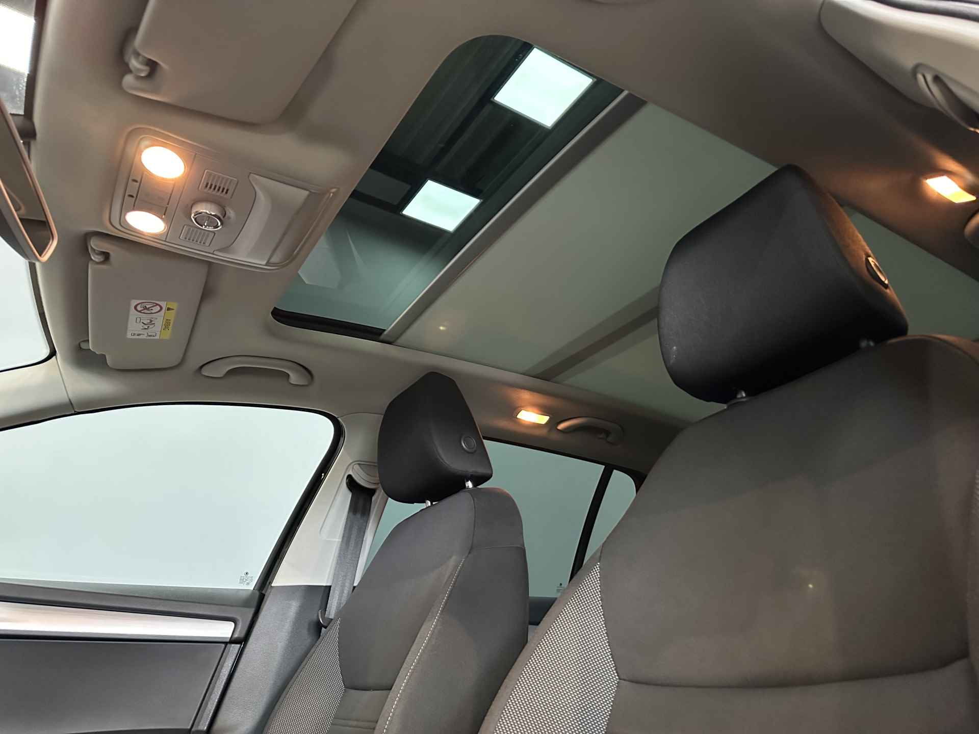 Škoda Octavia Combi 1.5 TSI Greentech Ambition Business | Trekhaak | Panoramadak | Apple Carplay | Navi | Isofix - 15/43