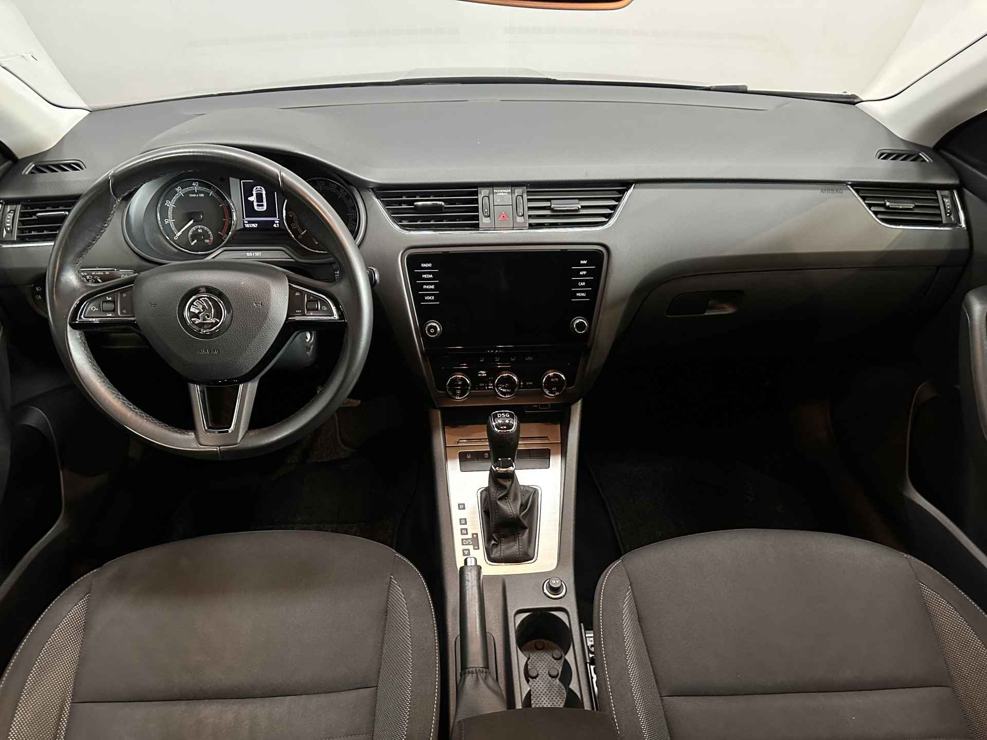 Škoda Octavia Combi 1.5 TSI Greentech Ambition Business | Trekhaak | Panoramadak | Apple Carplay | Navi | Isofix - 19/43