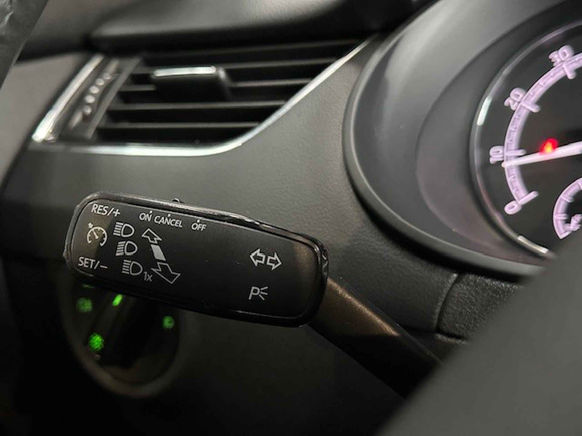 Škoda Octavia Combi 1.5 TSI Greentech Ambition Business | Trekhaak | Panoramadak | Apple Carplay | Navi | Isofix - 32/43