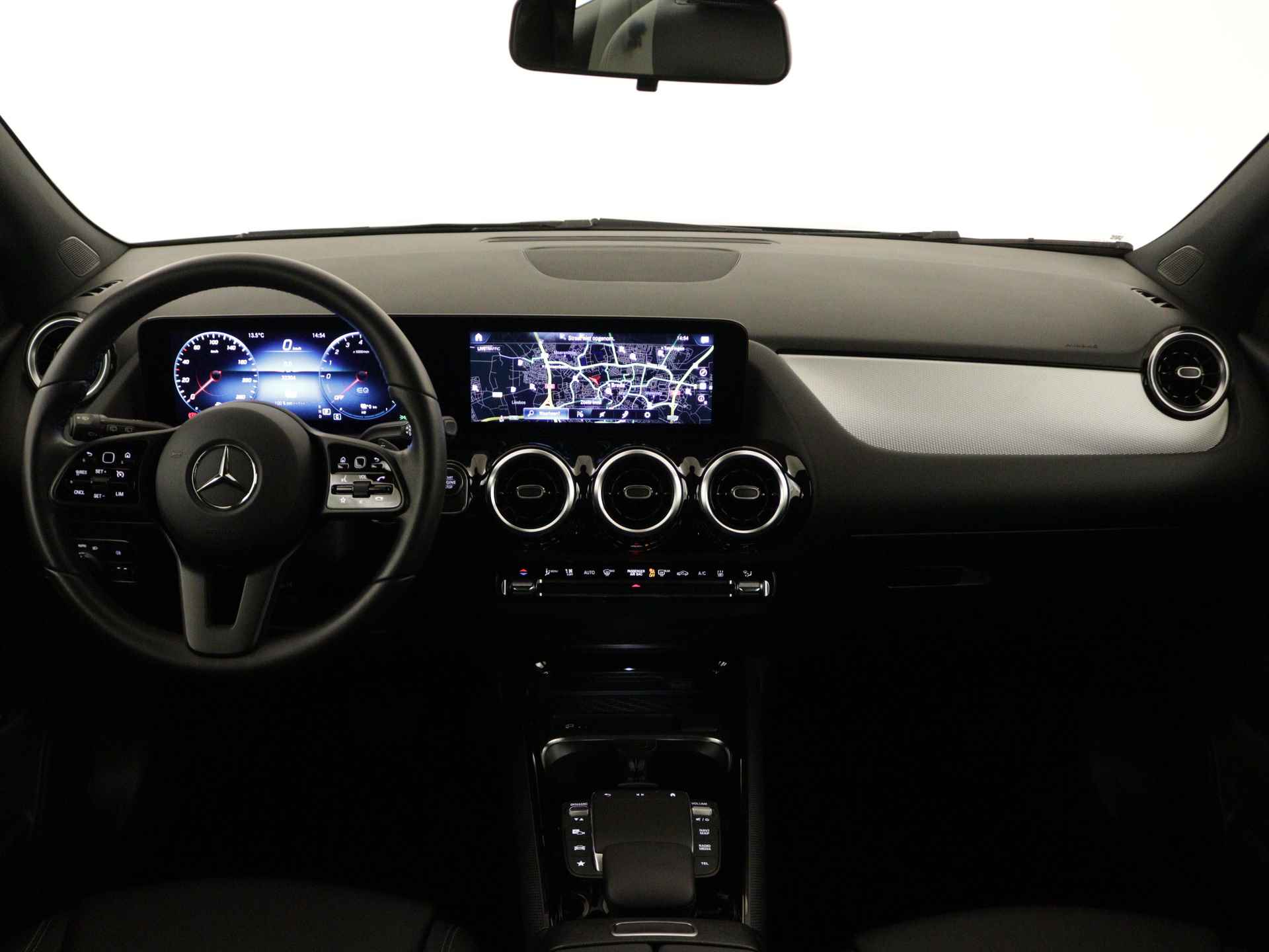 Mercedes-Benz GLA 250 e Plug In Hybride Style | Augmented Reality | Stoelverwarming | Navigatie | Car Play | DAB | Parkeersensoren | Inclusief 24 maanden Mercedes-Benz Certified garantie voor Europa. - 5/38