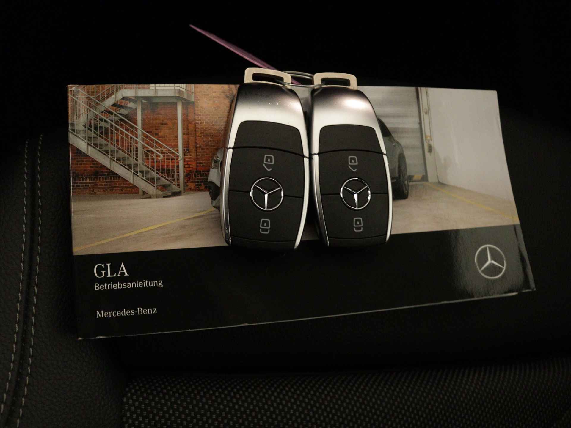 Mercedes-Benz GLA 250 e Plug In Hybride Style | Augmented Reality | Stoelverwarming | Navigatie | Car Play | DAB | Parkeersensoren | Inclusief 24 maanden Mercedes-Benz Certified garantie voor Europa. - 11/38