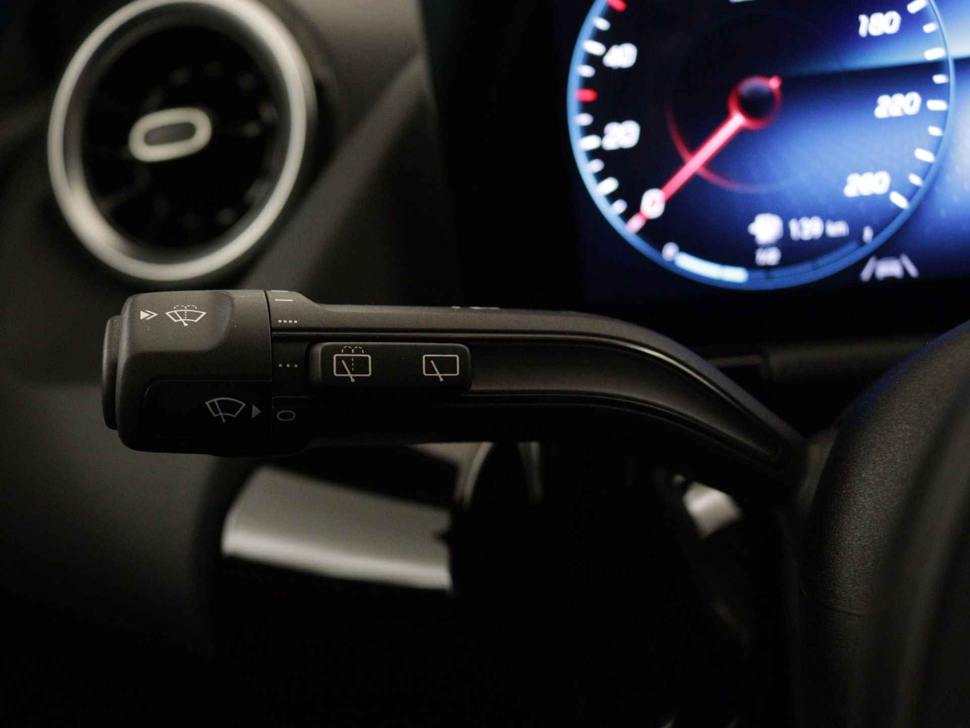 Mercedes-Benz GLA 250 e Plug In Hybride Style | Augmented Reality | Stoelverwarming | Navigatie | Car Play | DAB | Parkeersensoren | Inclusief 24 maanden Mercedes-Benz Certified garantie voor Europa. - 19/38