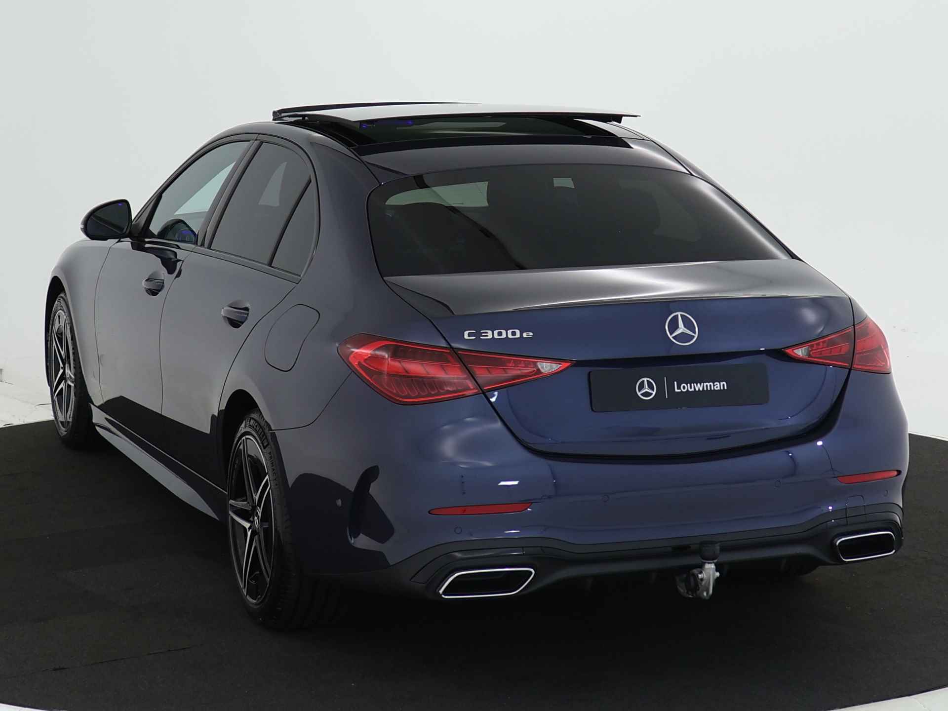 Mercedes-Benz C-Klasse 300 Star Edition AMG Line | Trekhaak | Nightpakket | Memorypakket | Parkeerpakket met achteruitrijcamera | Antidiefstalpakket GUARD 360° Plus | Dodehoekassistent | KEYLESS GO | USB-pakket | - 13/40