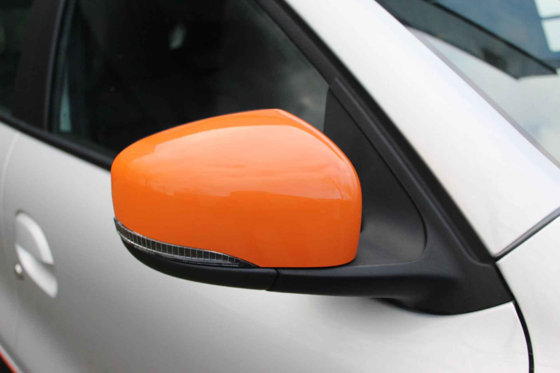 Dacia Spring Comfort Plus (Orange Pack) 15.000KM! / €2000,- SUBSIDIE / LEER / PDC / CAMERA / AIRCO / NAVI / DAB / CARPLAY / ANDROID - 18/52