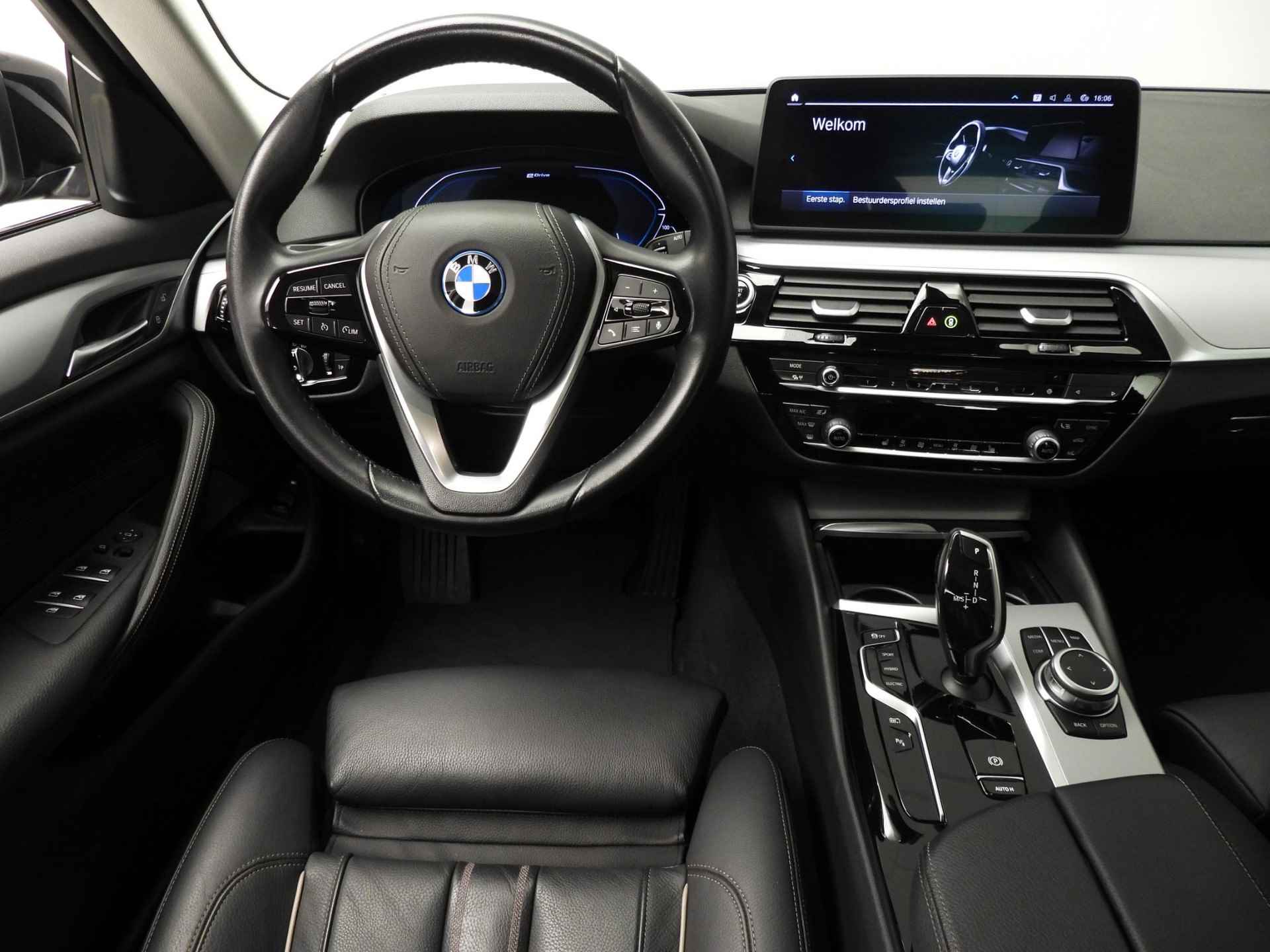 BMW 5-Serie Touring 520e | Laserlicht | Leder | Navigatie | Trekhaak | Comfortzetels | Stoelverwarming | DAB | Alu 18 inch - 11/52