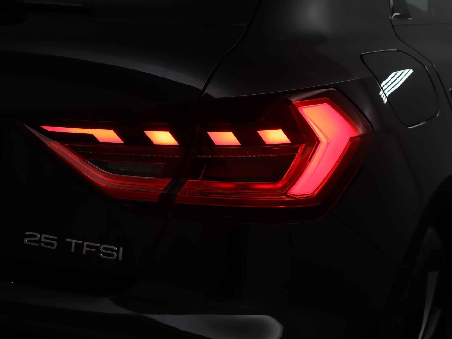 Audi A1 Sportback 25 TFSI Pro Line S | S-Line | Sportstoelen | Apple CarPlay | Full LED | - 12/40