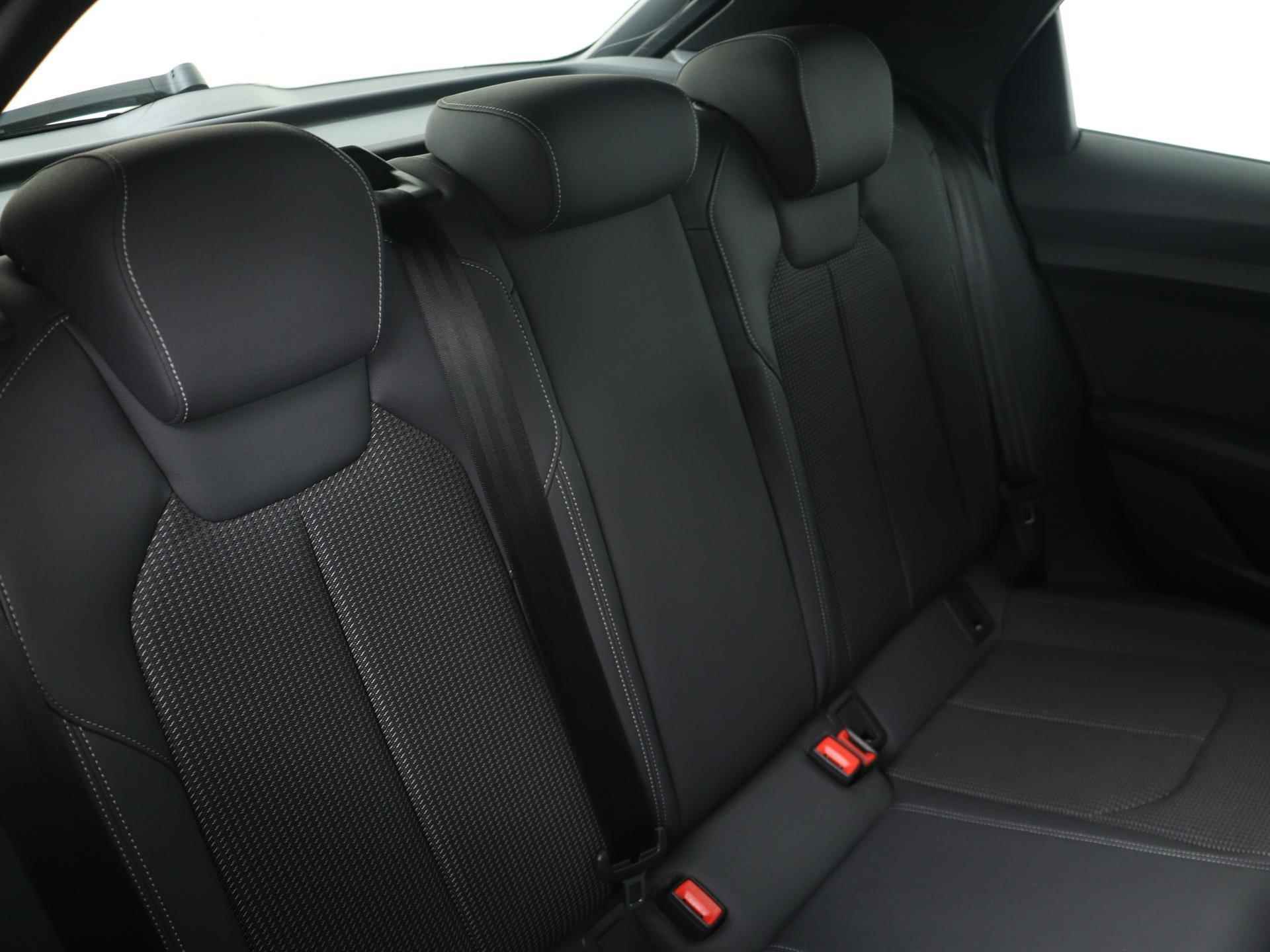 Audi A1 Sportback 25 TFSI Pro Line S | S-Line | Sportstoelen | Apple CarPlay | Full LED | - 17/40