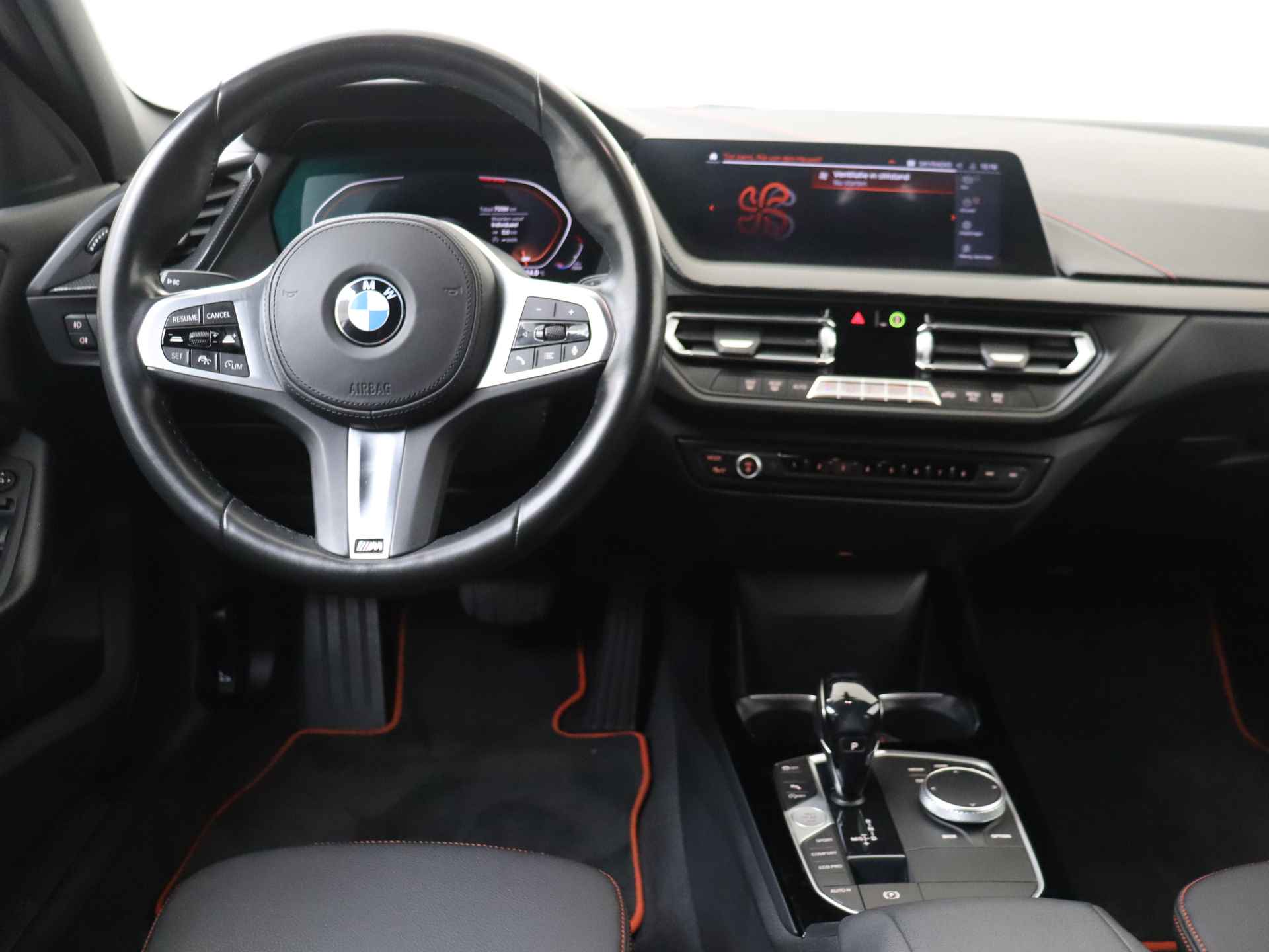 BMW 1-serie 118i Executive Edition Automaat | Navigatie | Sportstoelen | M-Stuurwiel - 5/31