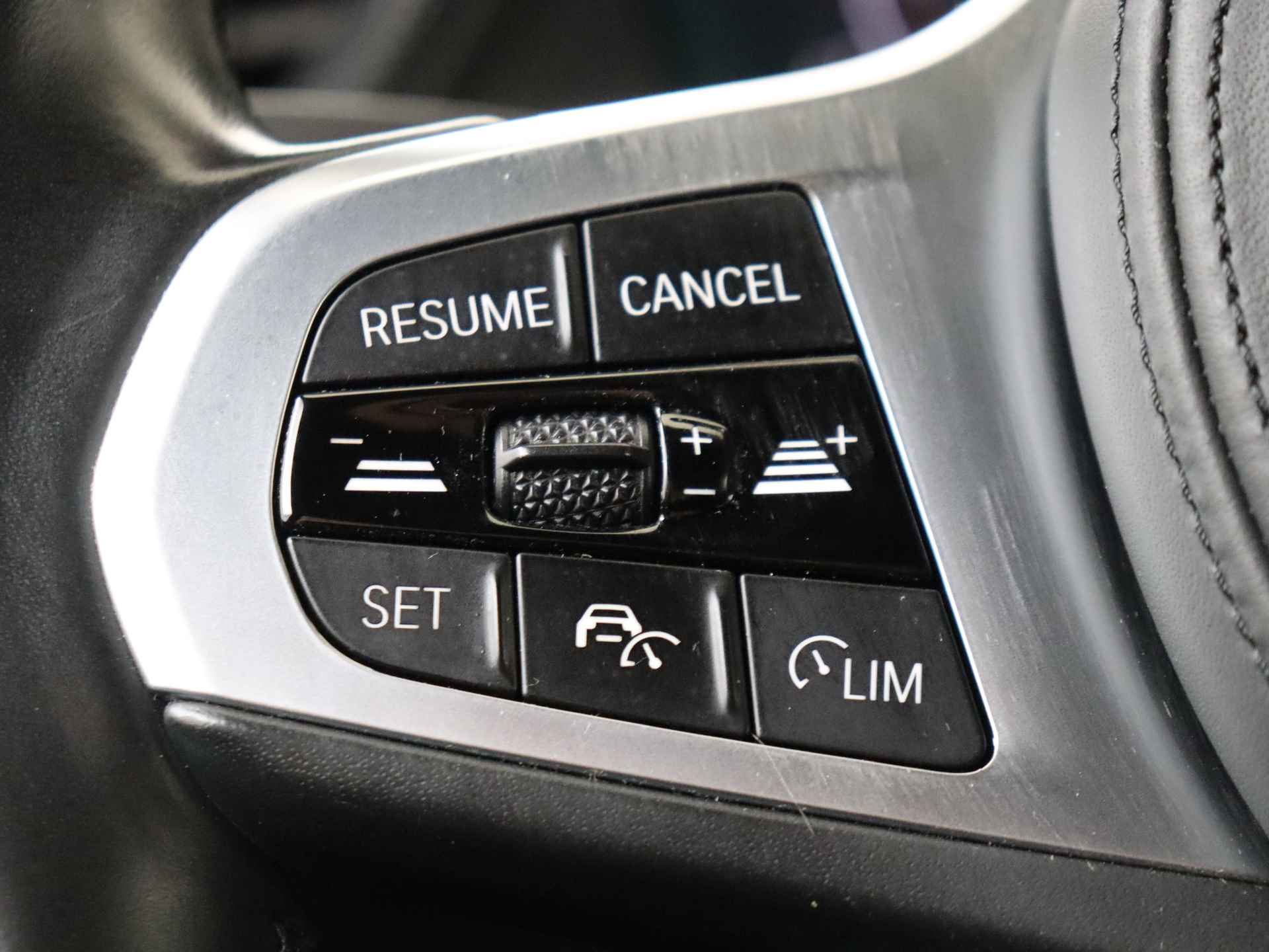 BMW 1-serie 118i Executive Edition Automaat | Navigatie | Sportstoelen | M-Stuurwiel - 20/31