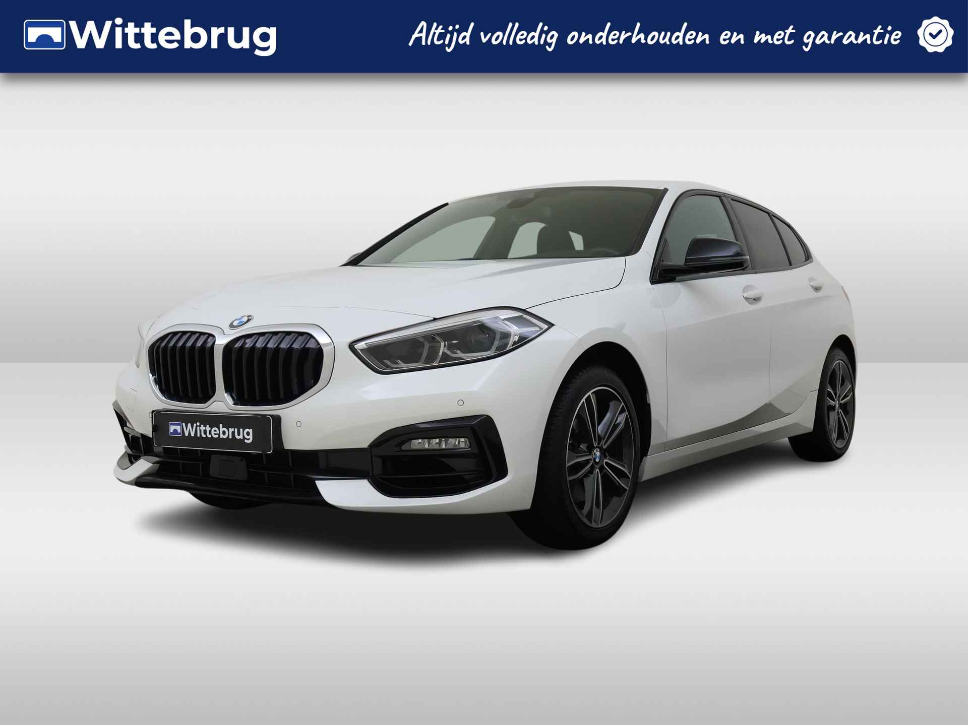 BMW 1-serie 118i Executive Edition Automaat | Navigatie | Sportstoelen | M-Stuurwiel - 1/31