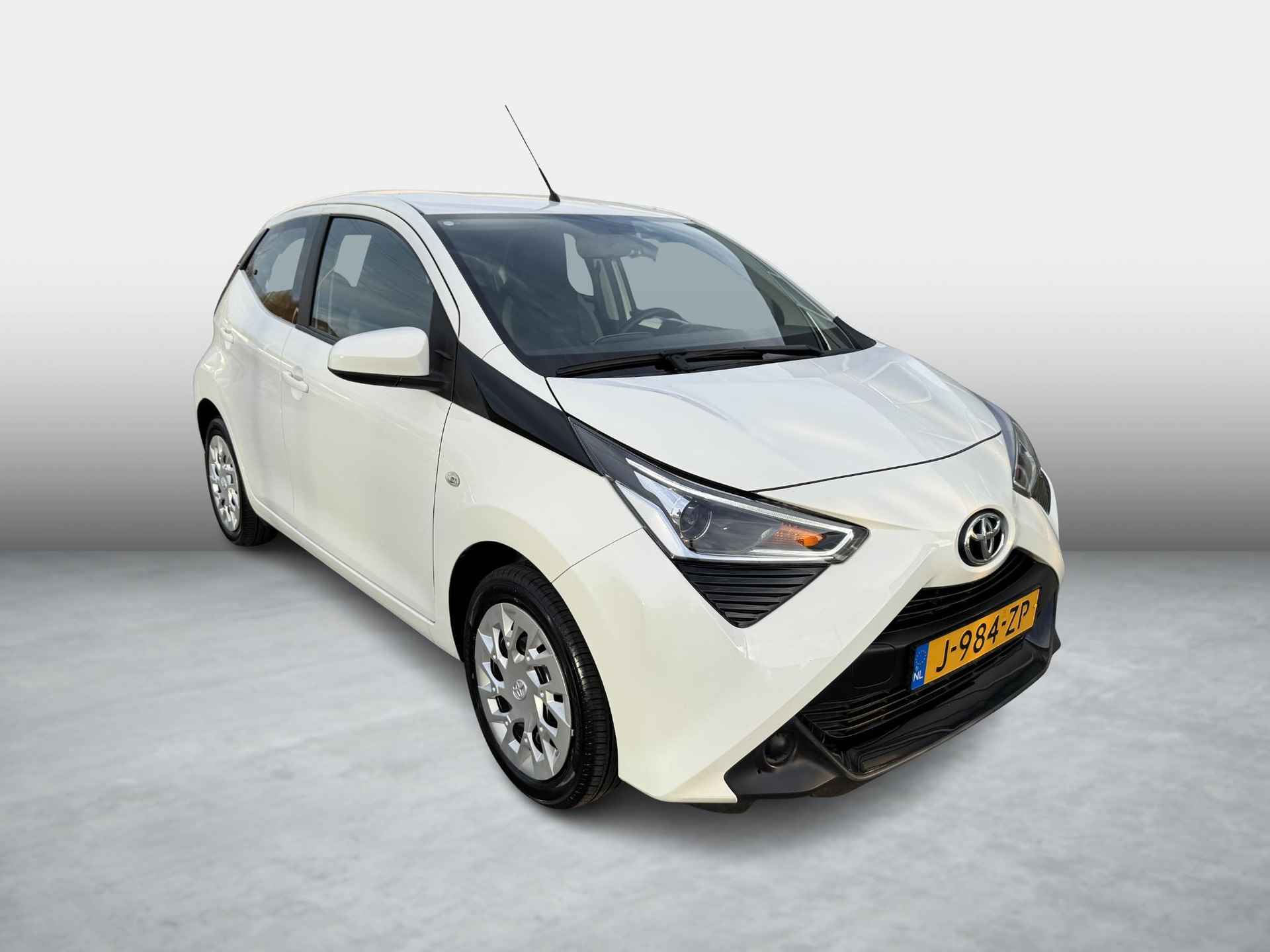 Toyota Aygo 1.0 VVT-i x-play - 6/21