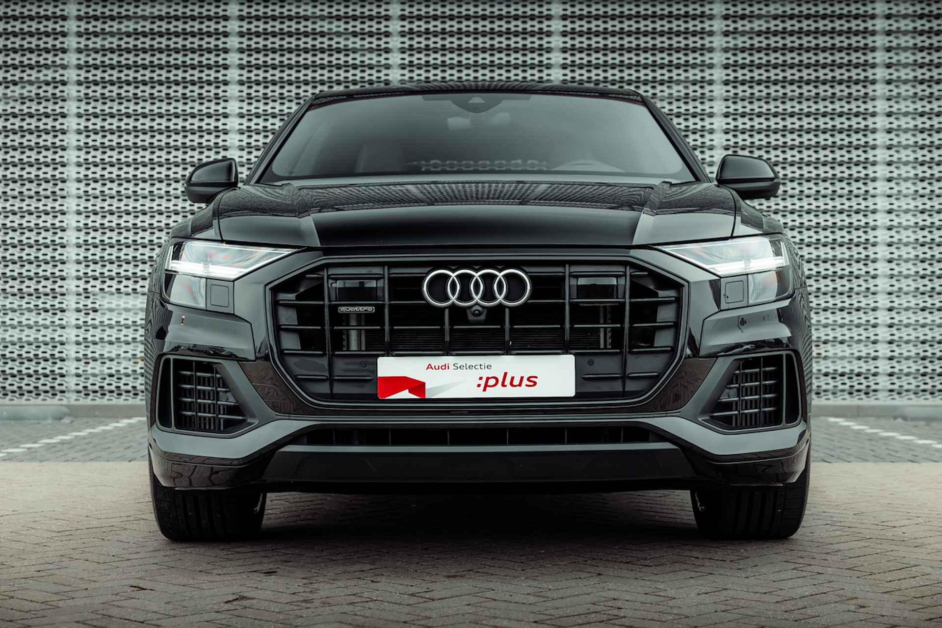 Audi Q8 55 TFSI e 381pk quattro S Line | Panoramadak | S-sportstoelen | Leder met ruitstiksel | Bang & Olufsen | 22" LM velgen | Optiek zwart | Trekhaak | Tour & Parking - 6/35