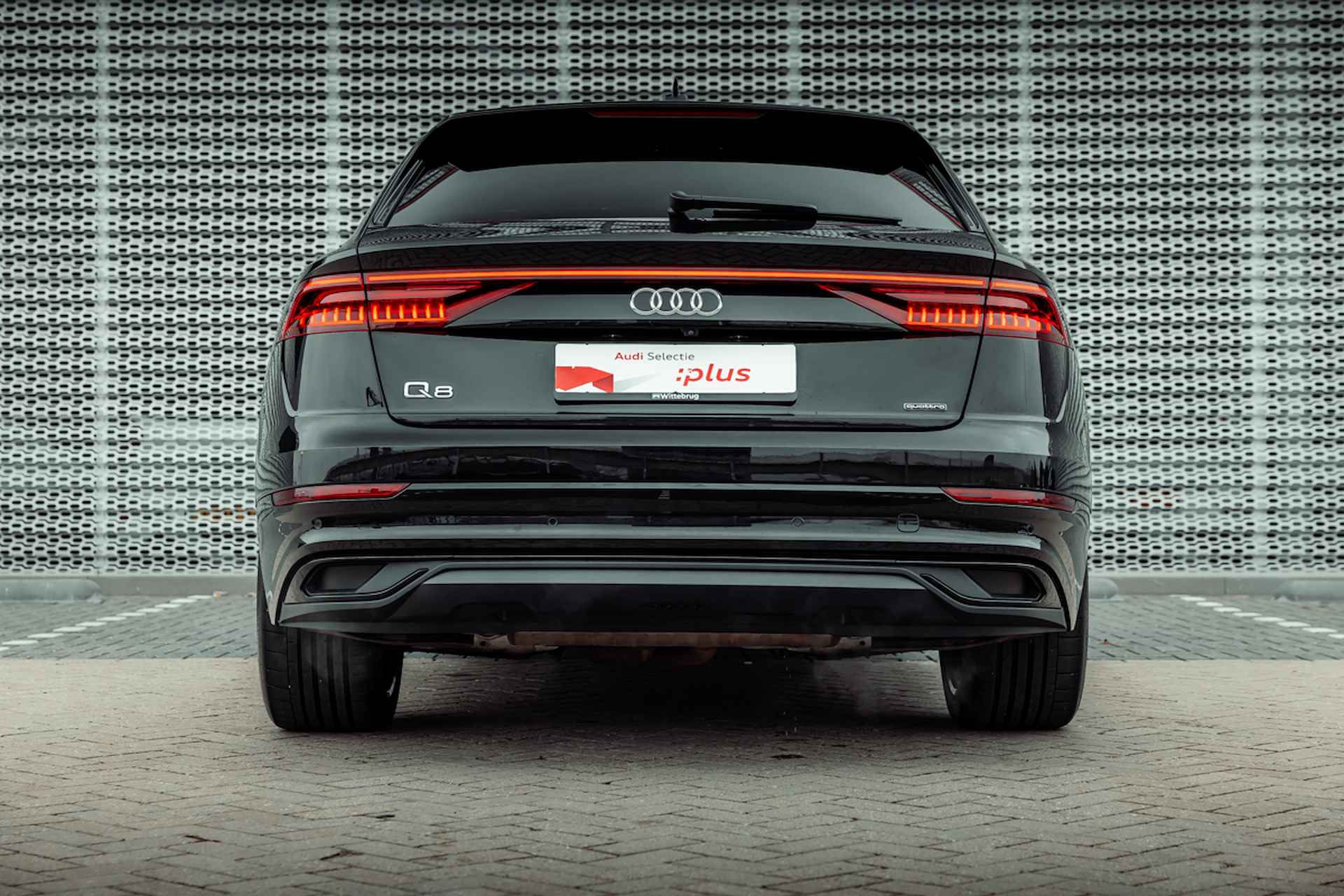 Audi Q8 55 TFSI e 381pk quattro S Line | Panoramadak | S-sportstoelen | Leder met ruitstiksel | Bang & Olufsen | 22" LM velgen | Optiek zwart | Trekhaak | Tour & Parking - 7/35