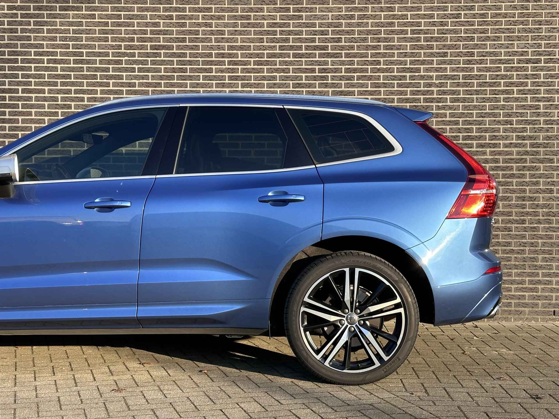 Volvo XC60 2.0 D4 AWD R-Design | Navigatie | Keyless | Apple CarPlay / Android Auto - 7/47