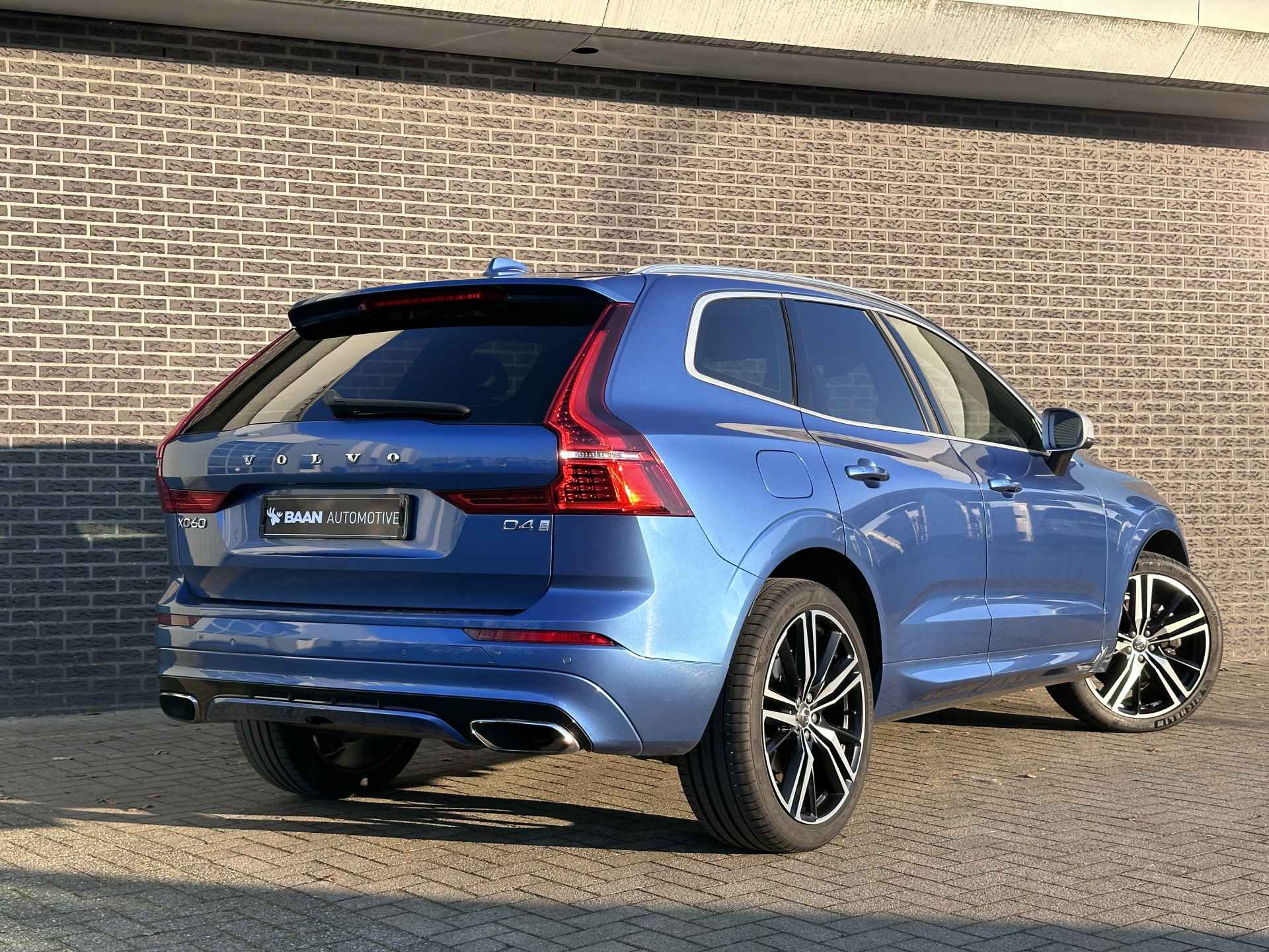 Volvo XC60 2.0 D4 AWD R-Design | Navigatie | Keyless | Apple CarPlay / Android Auto - 17/47