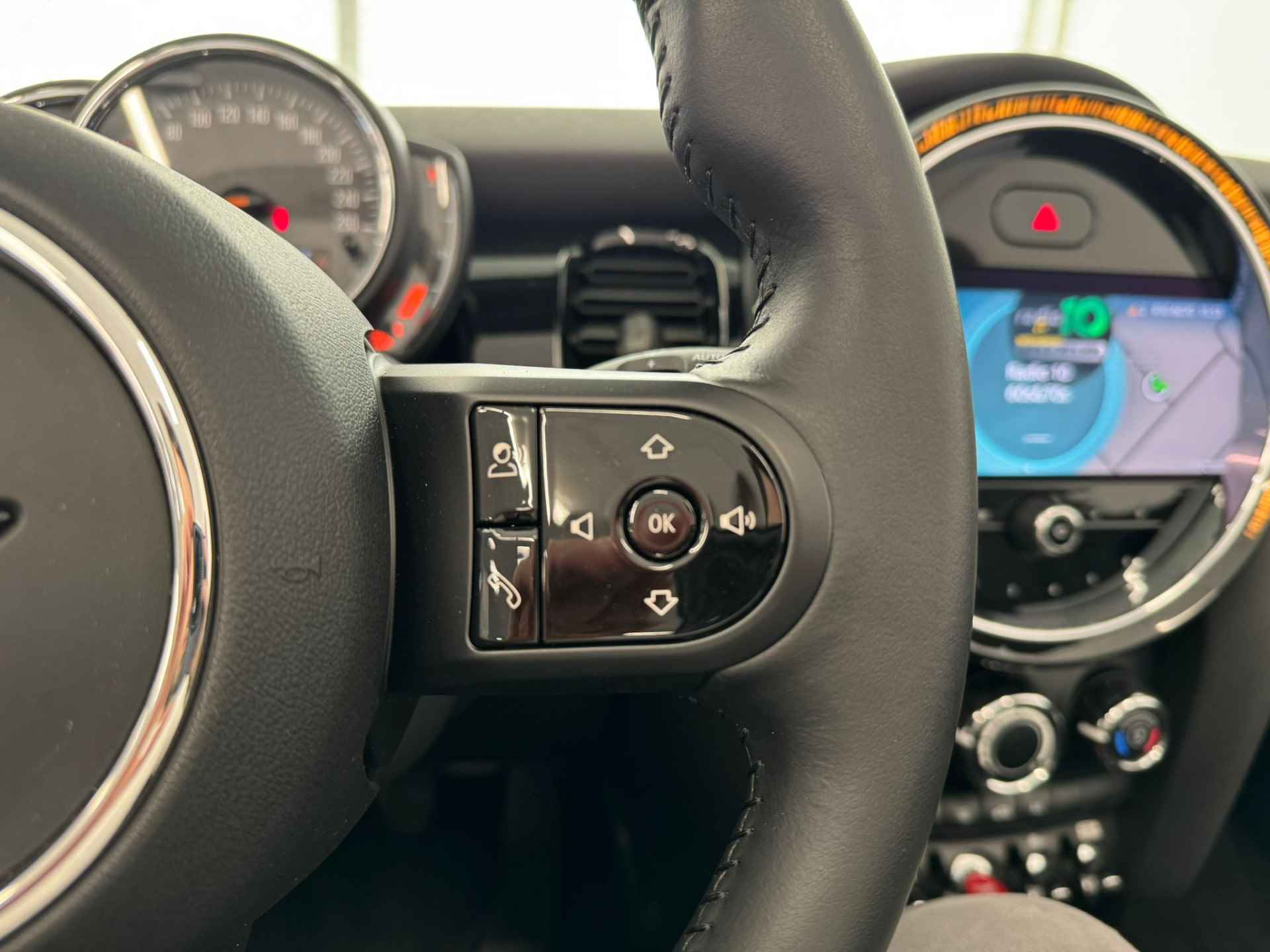 MINI Cabrio 1.5 Cooper Business Edition | Airco | Cruise control | Carplay | Leder | Alarm | DAB | LED | - 19/35