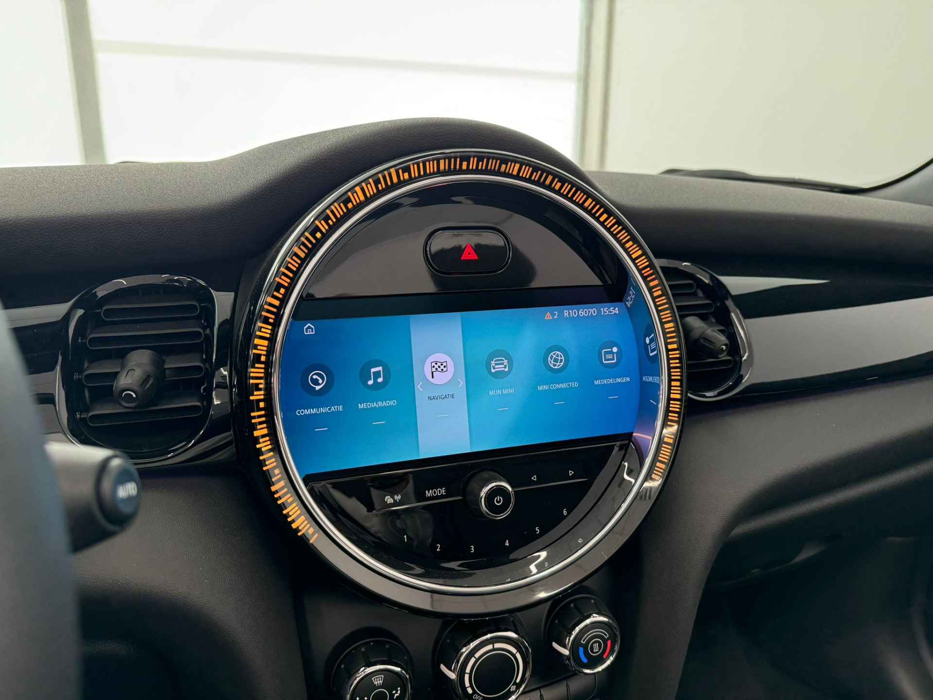 MINI Cabrio 1.5 Cooper Business Edition | Airco | Cruise control | Carplay | Leder | Alarm | DAB | LED | - 22/35