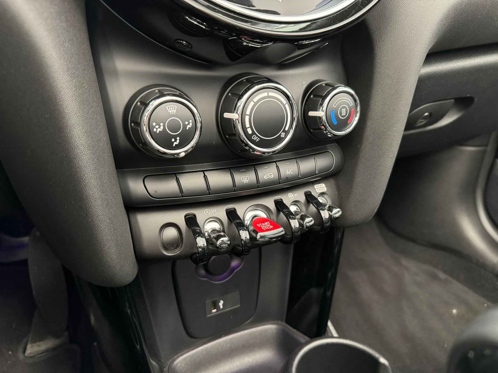 MINI Cabrio 1.5 Cooper Business Edition | Airco | Cruise control | Carplay | Leder | Alarm | DAB | LED | - 24/35