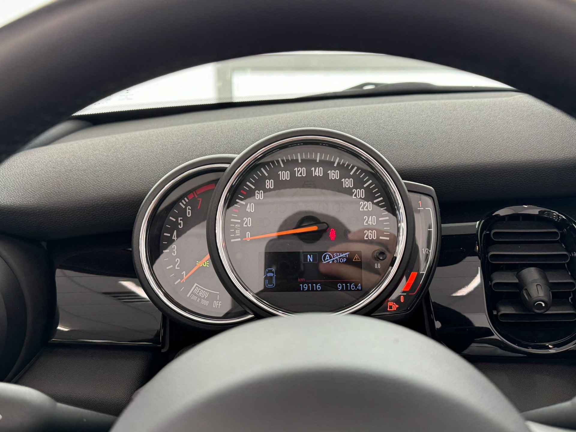 MINI Cabrio 1.5 Cooper Business Edition | Airco | Cruise control | Carplay | Leder | Alarm | DAB | LED | - 29/35