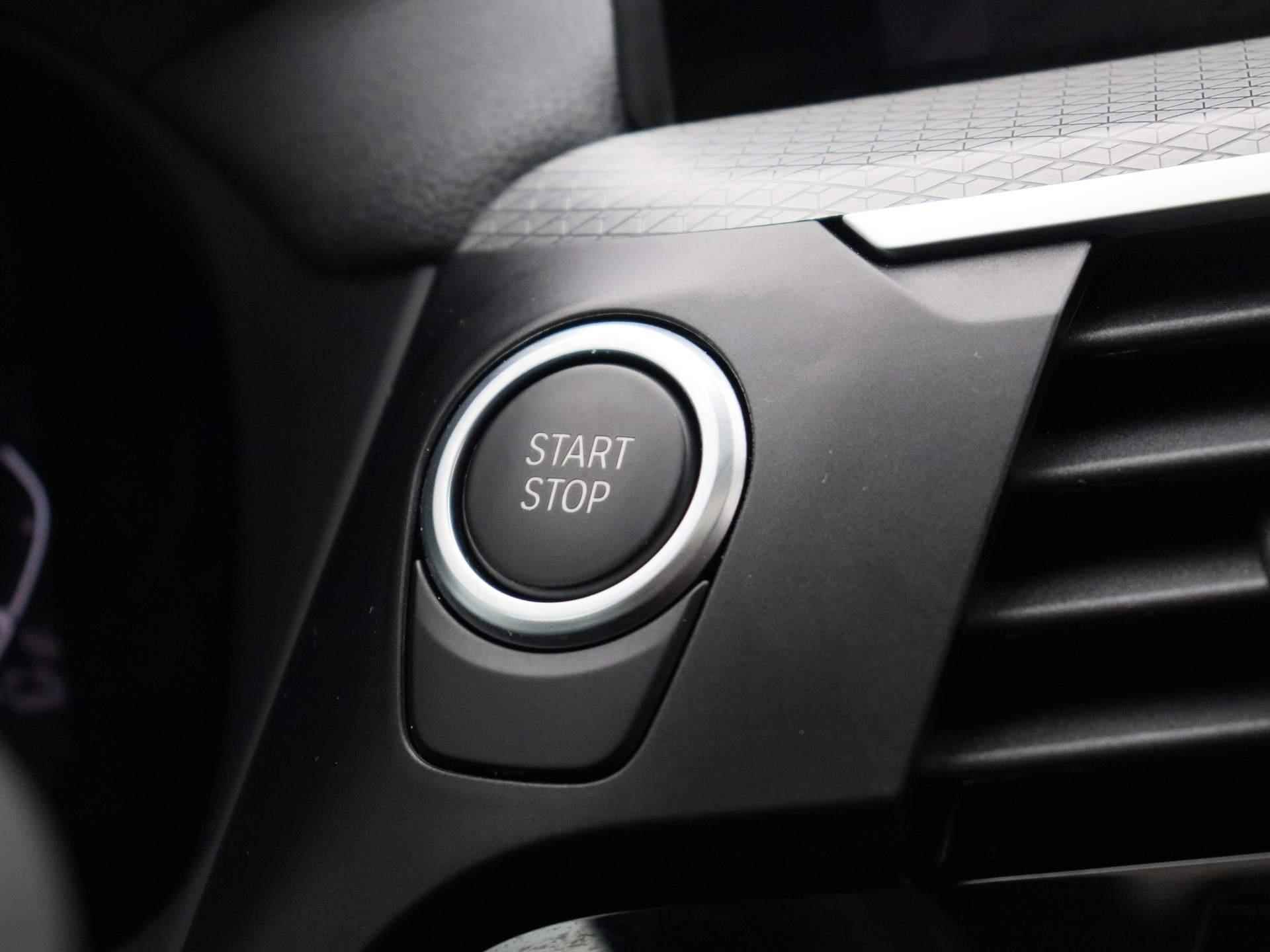 BMW X3 xDrive30e eDrive Edition M-sport | Lederen Bekleding | Navigatie | Schuifdak | Camera | Stuur + Stoelverwarming | - 23/43