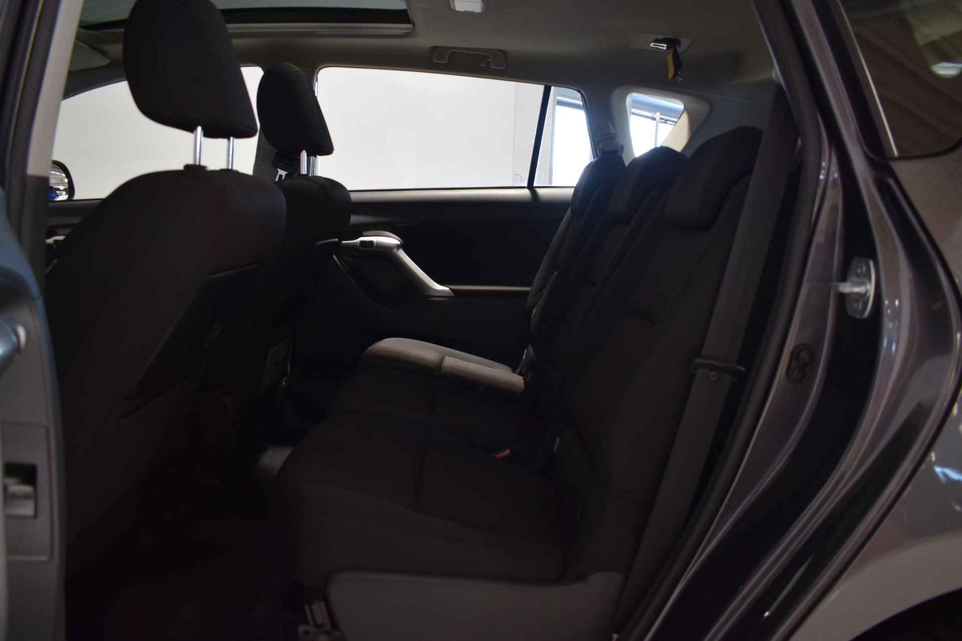 Toyota Verso 1.8 VVT-i Aspiration 7p. | Panorama dak | Parkeersensoren | Cruise-control | Climate control | Dealer onderhouden | - 16/37