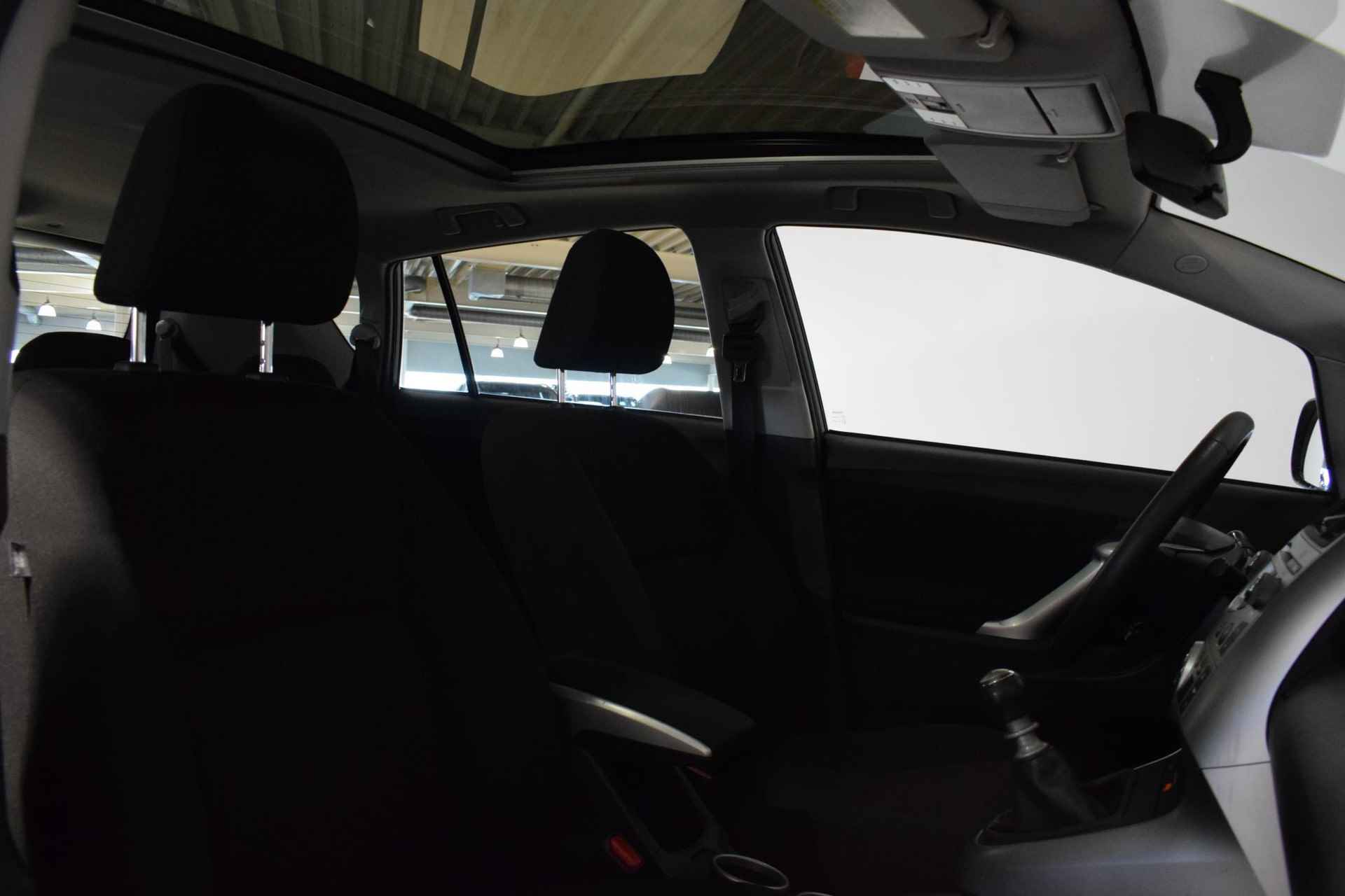 Toyota Verso 1.8 VVT-i Aspiration 7p. | Panorama dak | Parkeersensoren | Cruise-control | Climate control | Dealer onderhouden | - 23/37