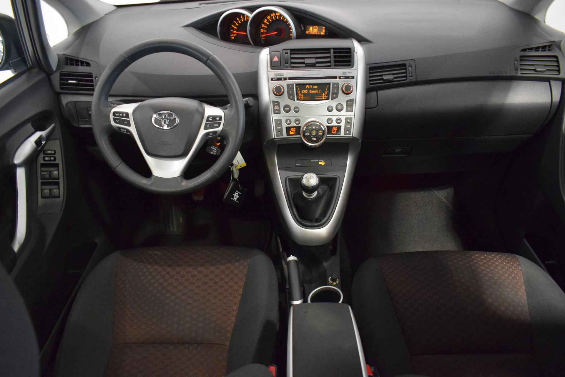 Toyota Verso 1.8 VVT-i Aspiration 7p. | Panorama dak | Parkeersensoren | Cruise-control | Climate control | Dealer onderhouden | - 24/37