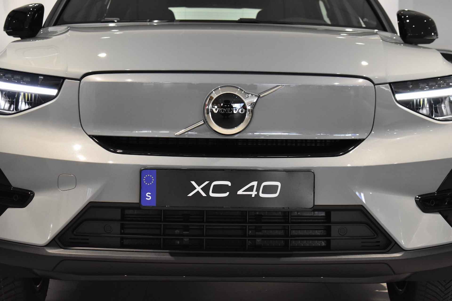 Volvo XC40 **NIEUW** Extended Range 252pk/82kWh | Core | Driver Assist | Cl - 38/40