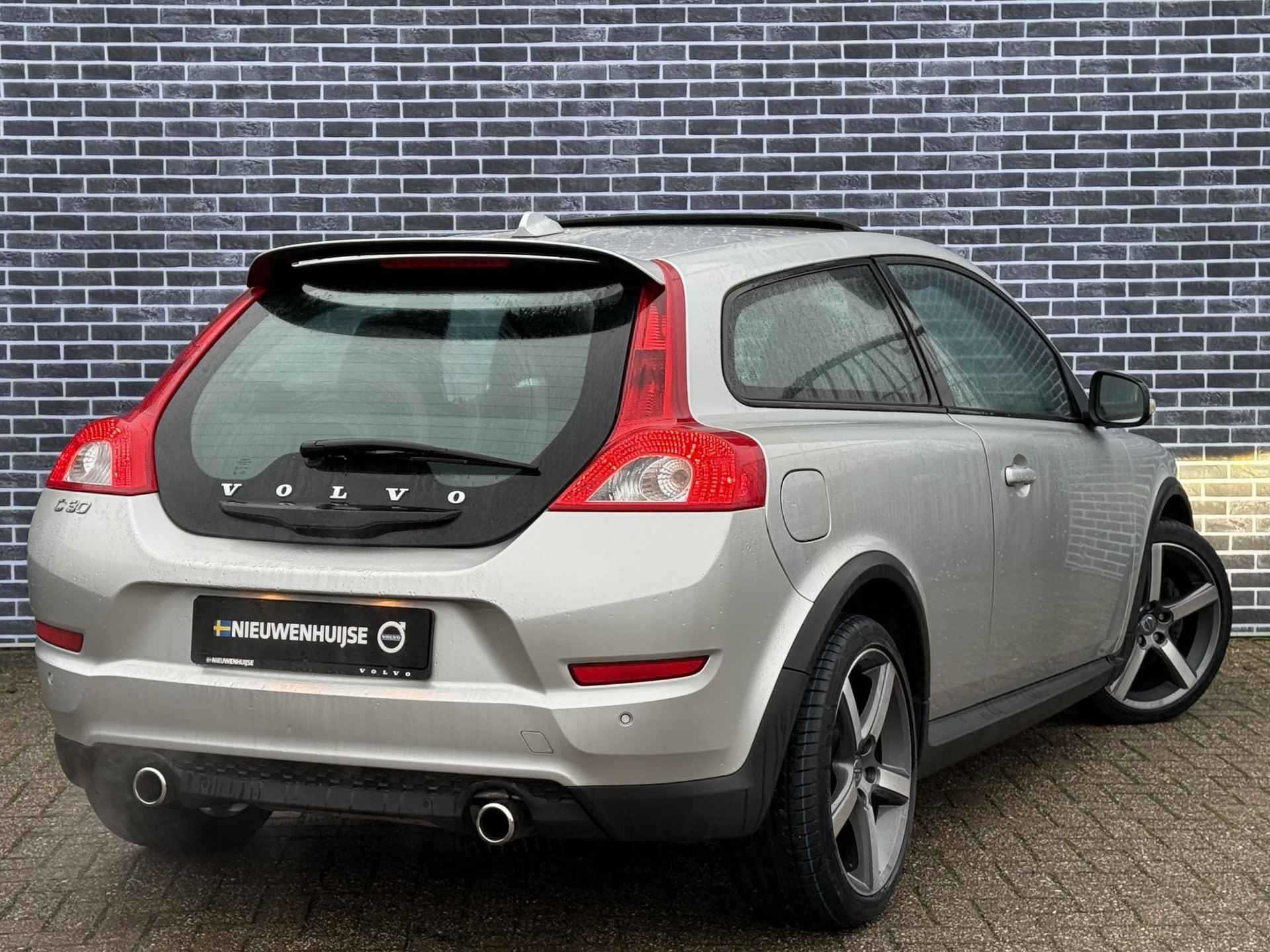 Volvo C30 2.5 T5 Kinetic | Uniek | Leder | Bi Xenon | Schuif Kanteldak | Stoelverwarming | Memory | Standkachel | - 4/29