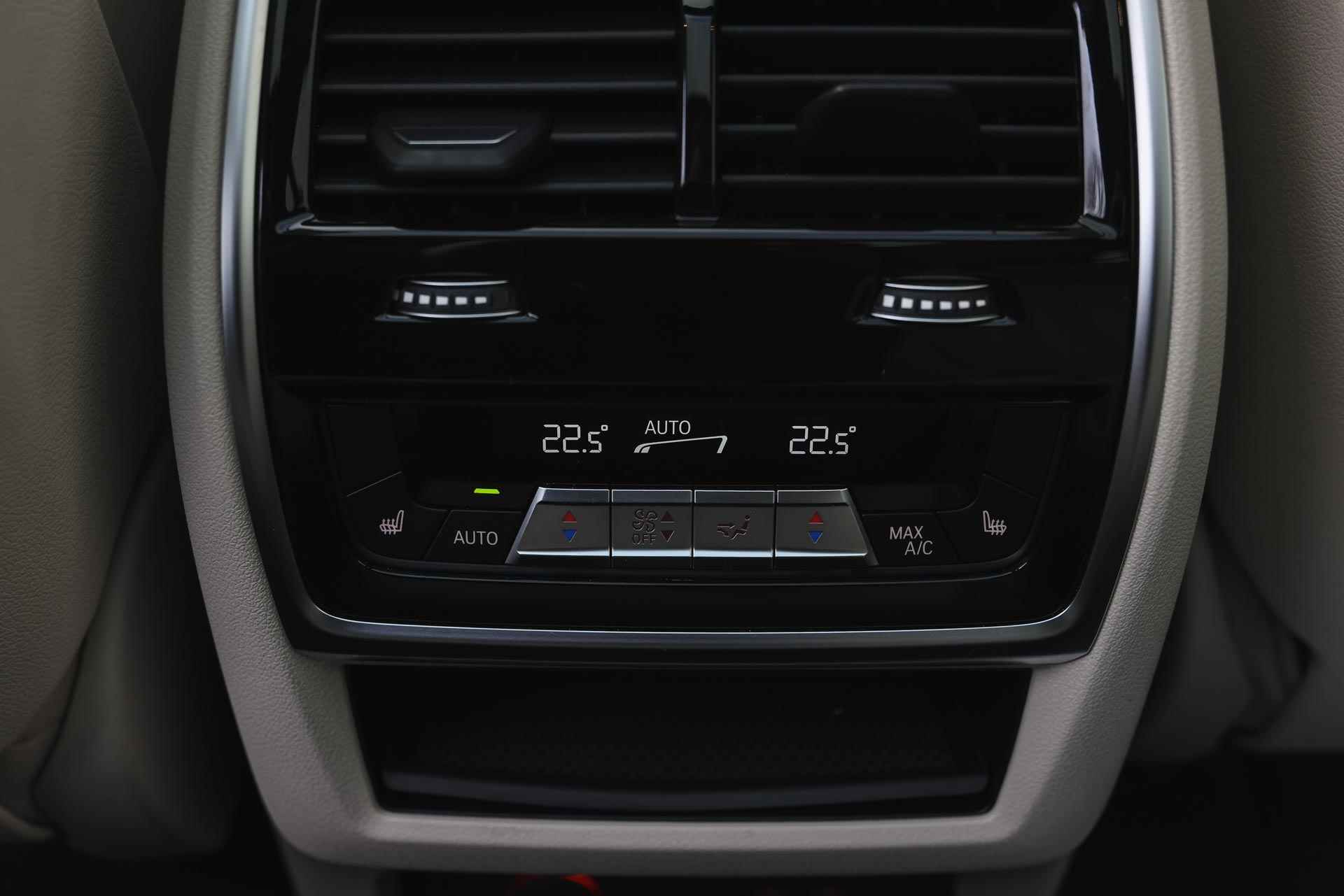 BMW X7 xDrive30d High Executive M Sport Automaat / Trekhaak / Driving Assistant Professional / Harman Kardon / Gesture Control / Comfortstoelen / Parking Assistant Plus / Soft Close - 14/50