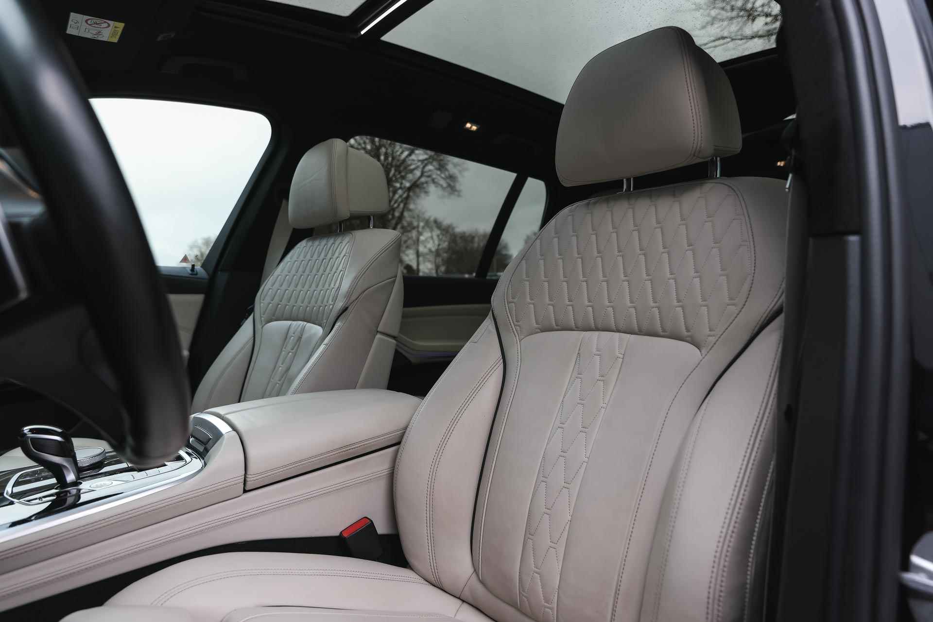 BMW X7 xDrive30d High Executive M Sport Automaat / Trekhaak / Driving Assistant Professional / Harman Kardon / Gesture Control / Comfortstoelen / Parking Assistant Plus / Soft Close - 15/50