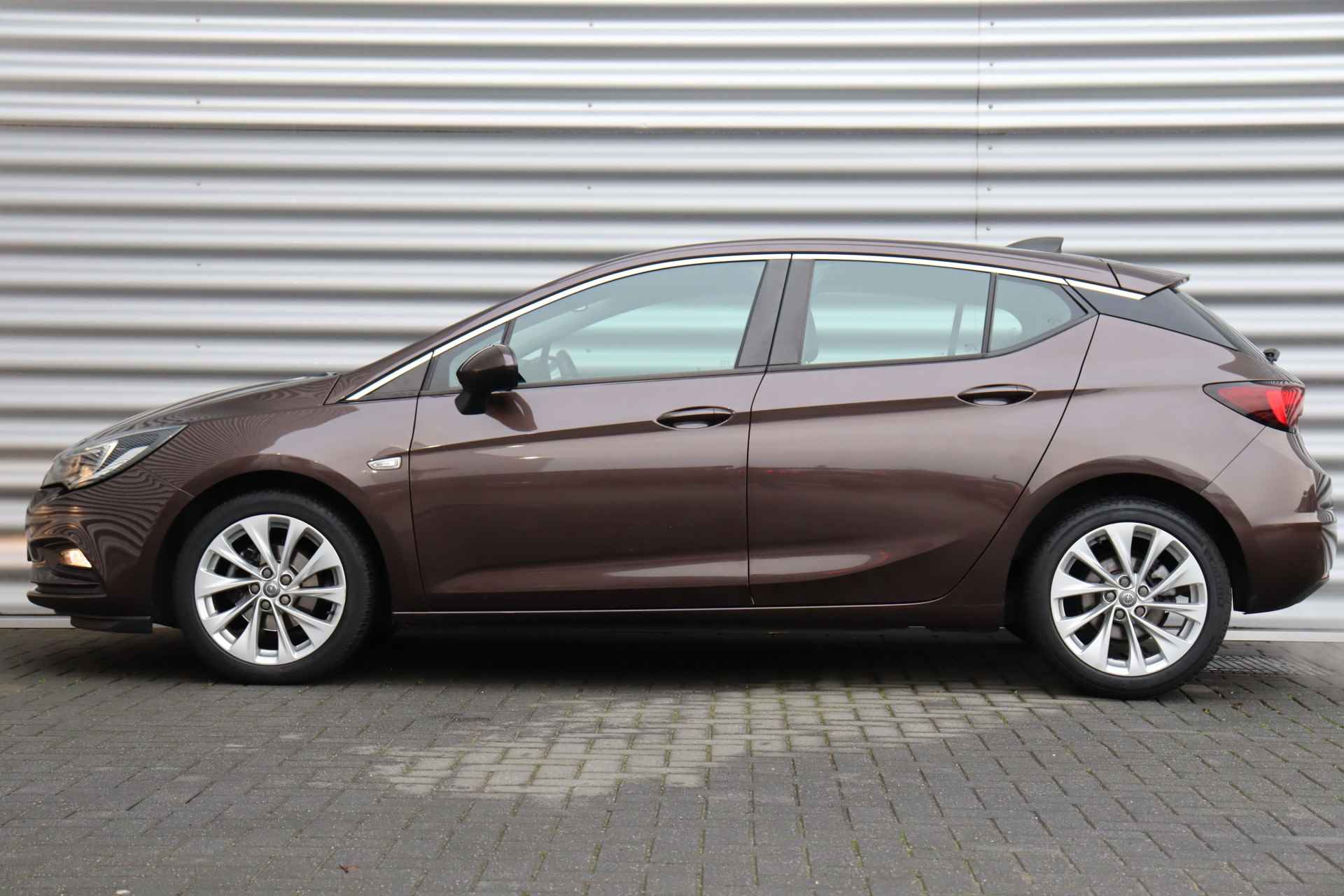 Opel Astra 1.0 TURBO 105PK EDITION+ / NAVI / CLIMA / LED / PDC / AGR / 17" LMV / BLUETOOTH / CRUISECONTROL / NIEUWSTAAT !! - 2/34