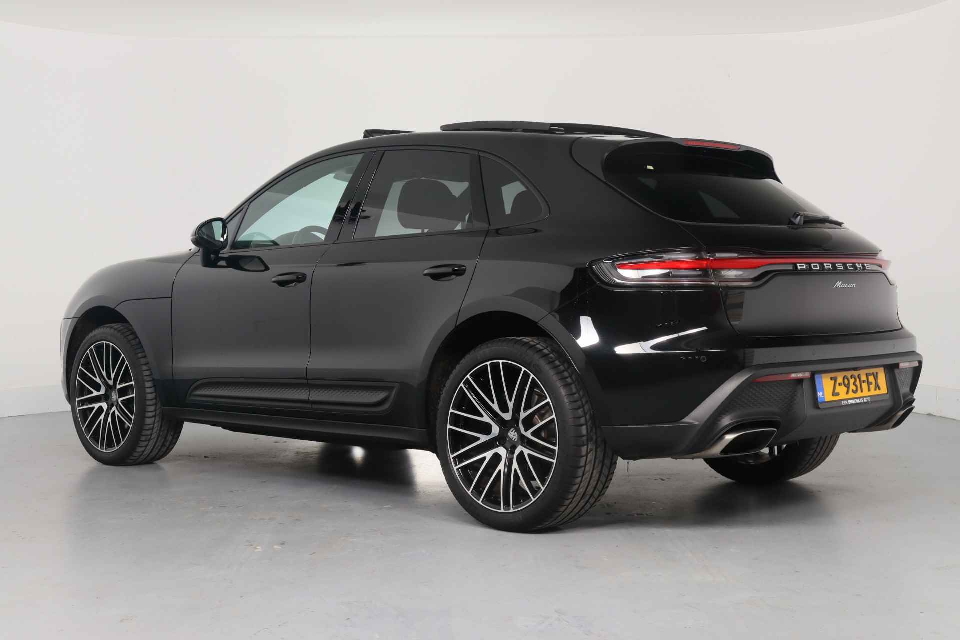 Porsche Macan 2.0 T | Sports Chrono | Open Dak | Memory Zetels | LED | 21'' Lichtmetalen Velgen | Clima | Camera | Navi | Stoelverwarming | Ke - 5/47