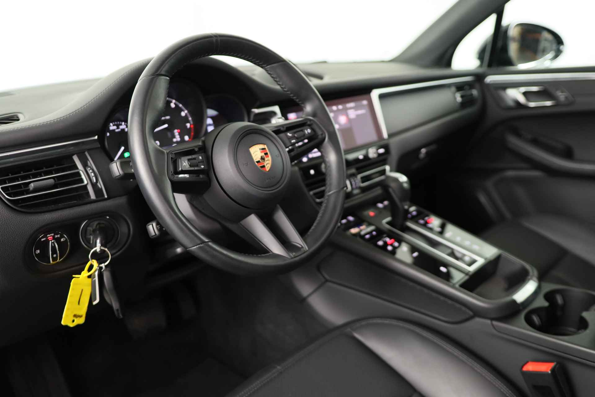 Porsche Macan 2.0 T | Sports Chrono | Open Dak | Memory Zetels | LED | 21'' Lichtmetalen Velgen | Clima | Camera | Navi | Stoelverwarming | Ke - 9/47