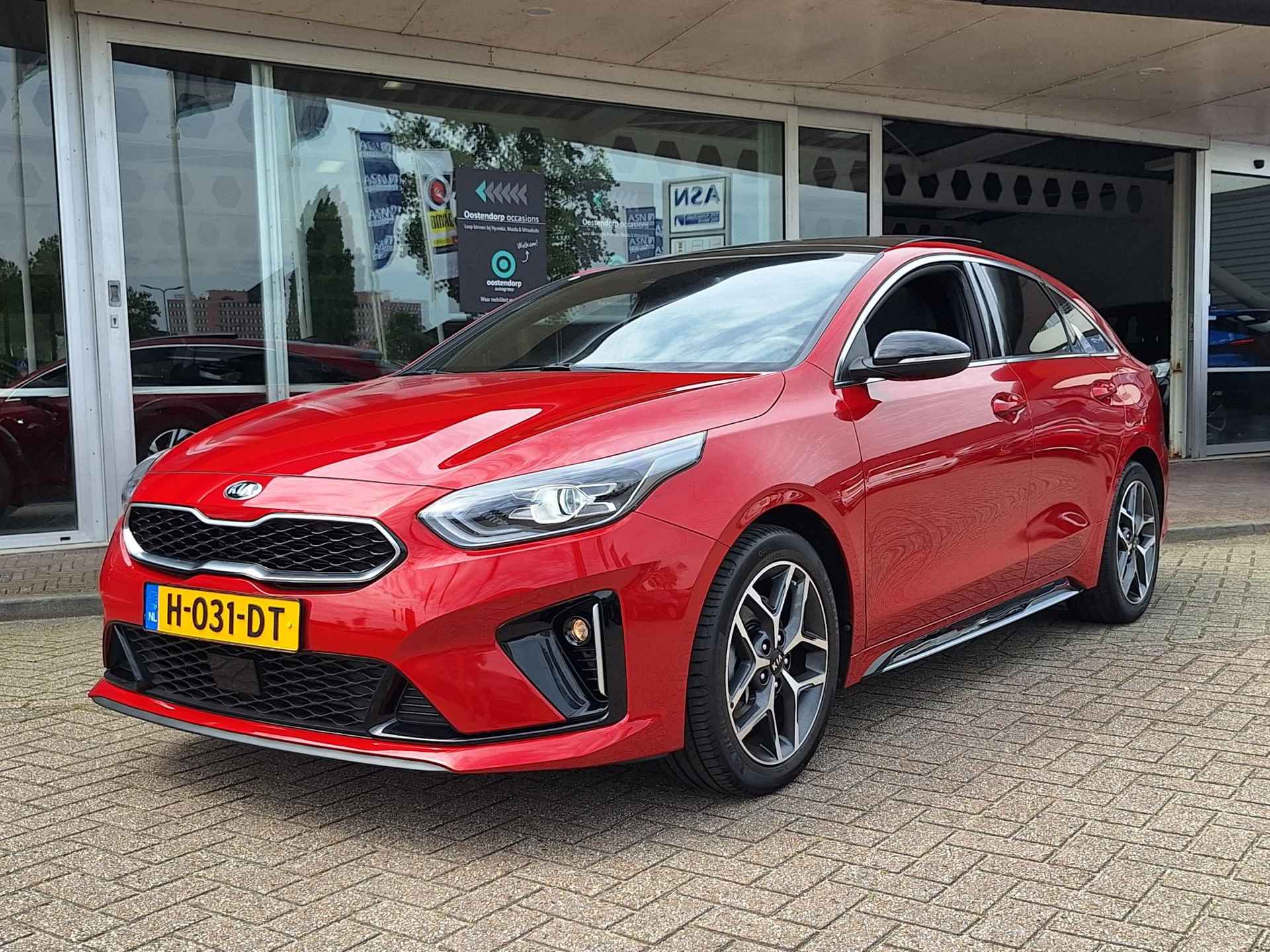 Kia ProCeed 1.0 T-GDI GT-PlusLine | Weekaanbieding! | Rijklaarprijs! | Panorama Dak Elektrisch | Climate Control | Navigatie | Cruise Control | JBL-Audio |  Alacantara Leder | Inclusief 12 mnd Garantie! | - 35/40