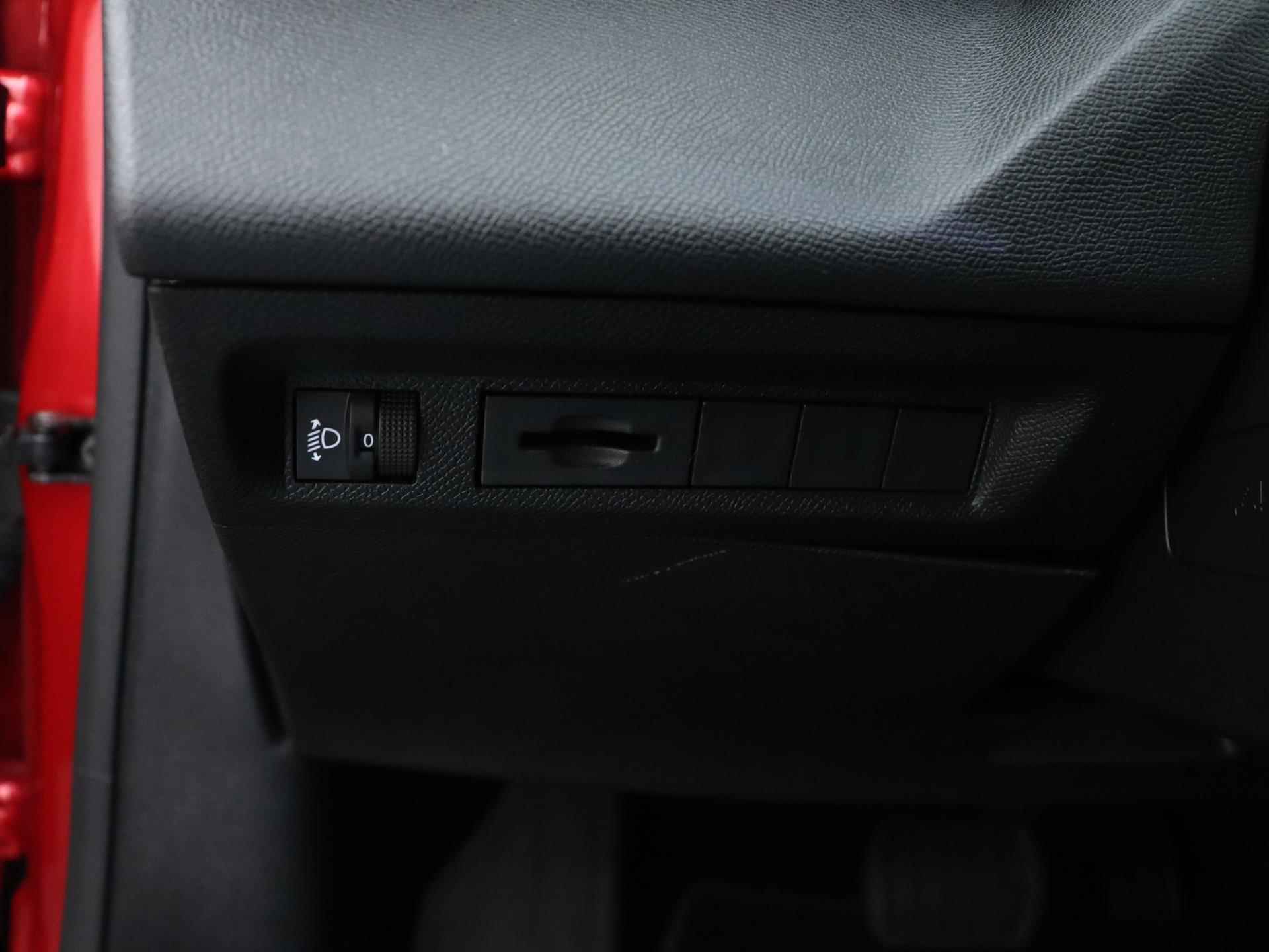 Peugeot 308 SW Active Pack Business 130pk Automaat | Navigatie | Parkeersensoren Achter | Climate Control | Licht Metalen Velgen 16" | Apple Carplay/Android Auto - 25/36