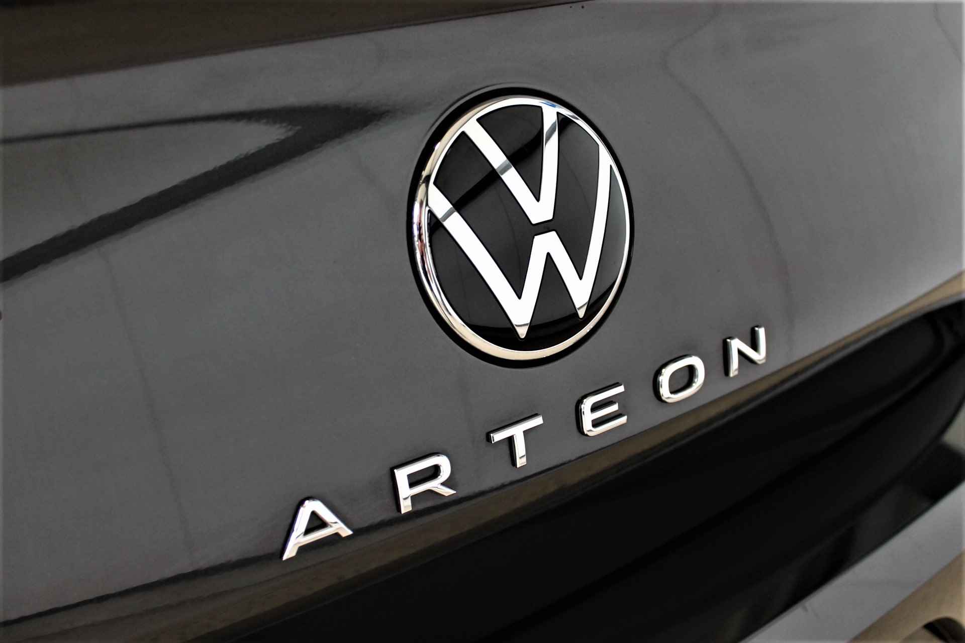 Volkswagen Arteon Shooting Brake 2.0 TSI 190pk R-Line Business+ *MET DEZE AUTO WORDT DOOR ONS ZELF GEREDEN. BELT U DAAROM A.U.B. VOOR EEN AFSPRAAK ZODAT U ER ZEKER VAN BENT DAT DE AUTO AANWEZIG.       Panoramadak/Achteruitrijcam 100% (Dealer) onderhouden label - 42/53