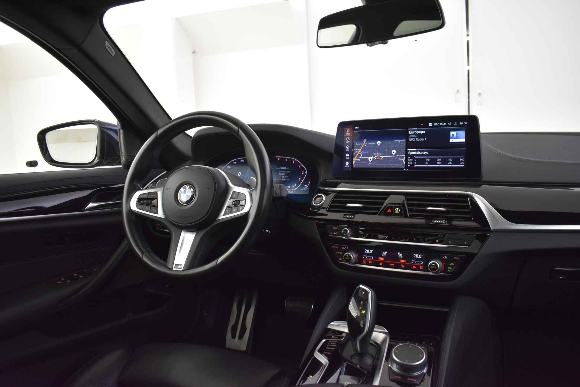 BMW 5 Serie Touring 540i xDrive High Executive M Sport Automaat / Panoramadak / Laserlight / Head-Up / Live Cockpit Professional / M Sportonderstel / Comfortstoelen / Harman Kardon - 18/55