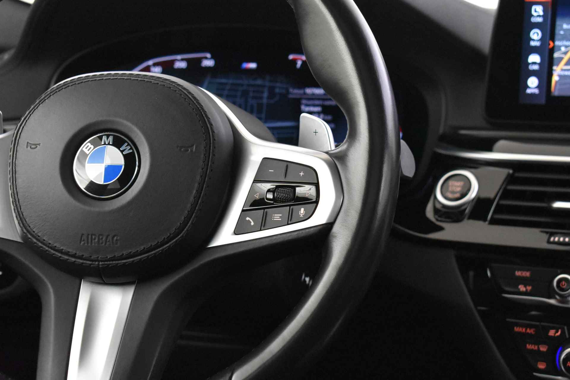 BMW 5 Serie Touring 540i xDrive High Executive M Sport Automaat / Panoramadak / Laserlight / Head-Up / Live Cockpit Professional / M Sportonderstel / Comfortstoelen / Harman Kardon - 23/55