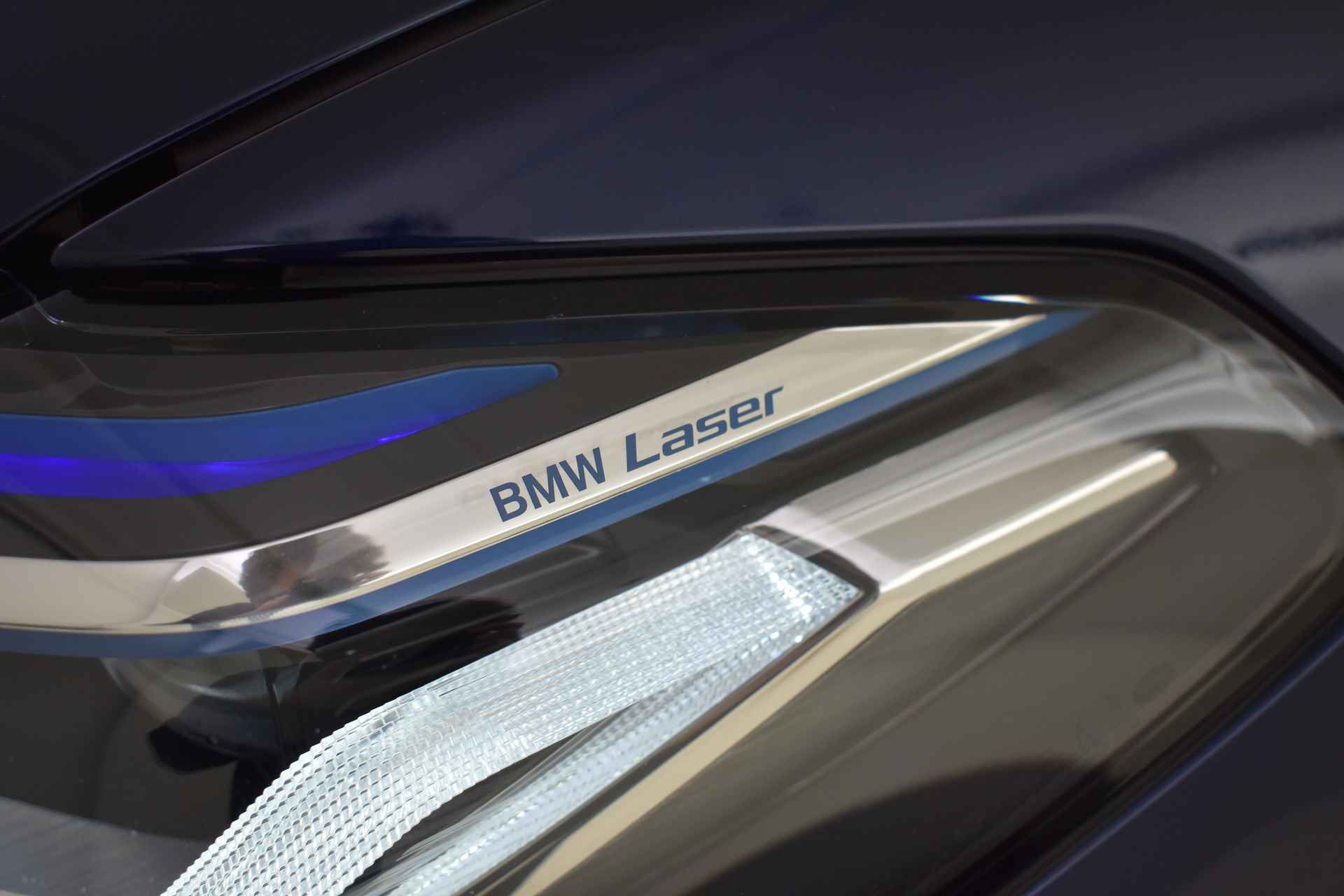 BMW 5 Serie Touring 540i xDrive High Executive M Sport Automaat / Panoramadak / Laserlight / Head-Up / Live Cockpit Professional / M Sportonderstel / Comfortstoelen / Harman Kardon - 52/55