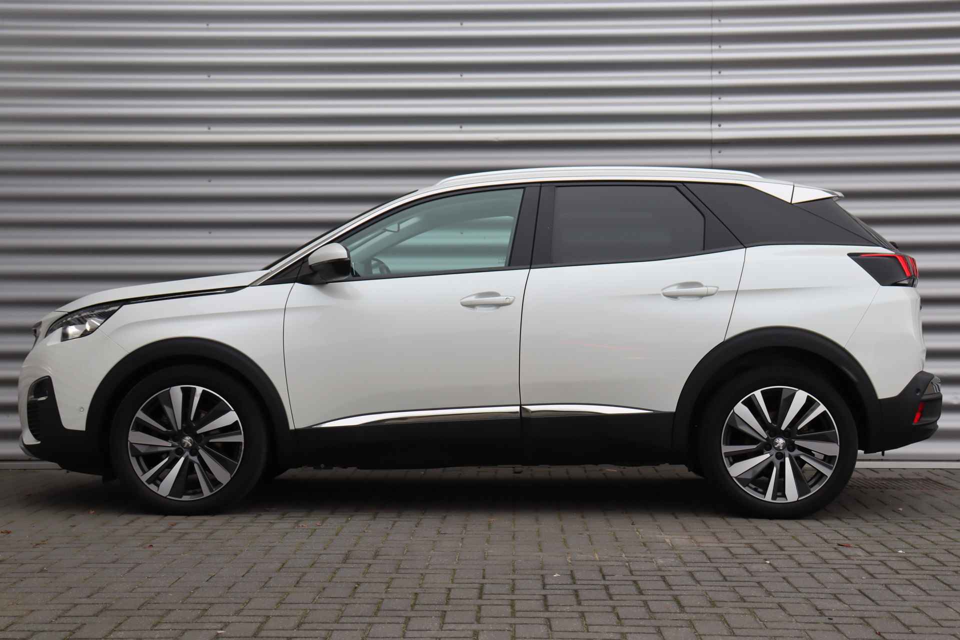 Peugeot 3008 1.2 PURETECH 130PK ALLURE+ AUTOMAAT - 2/44