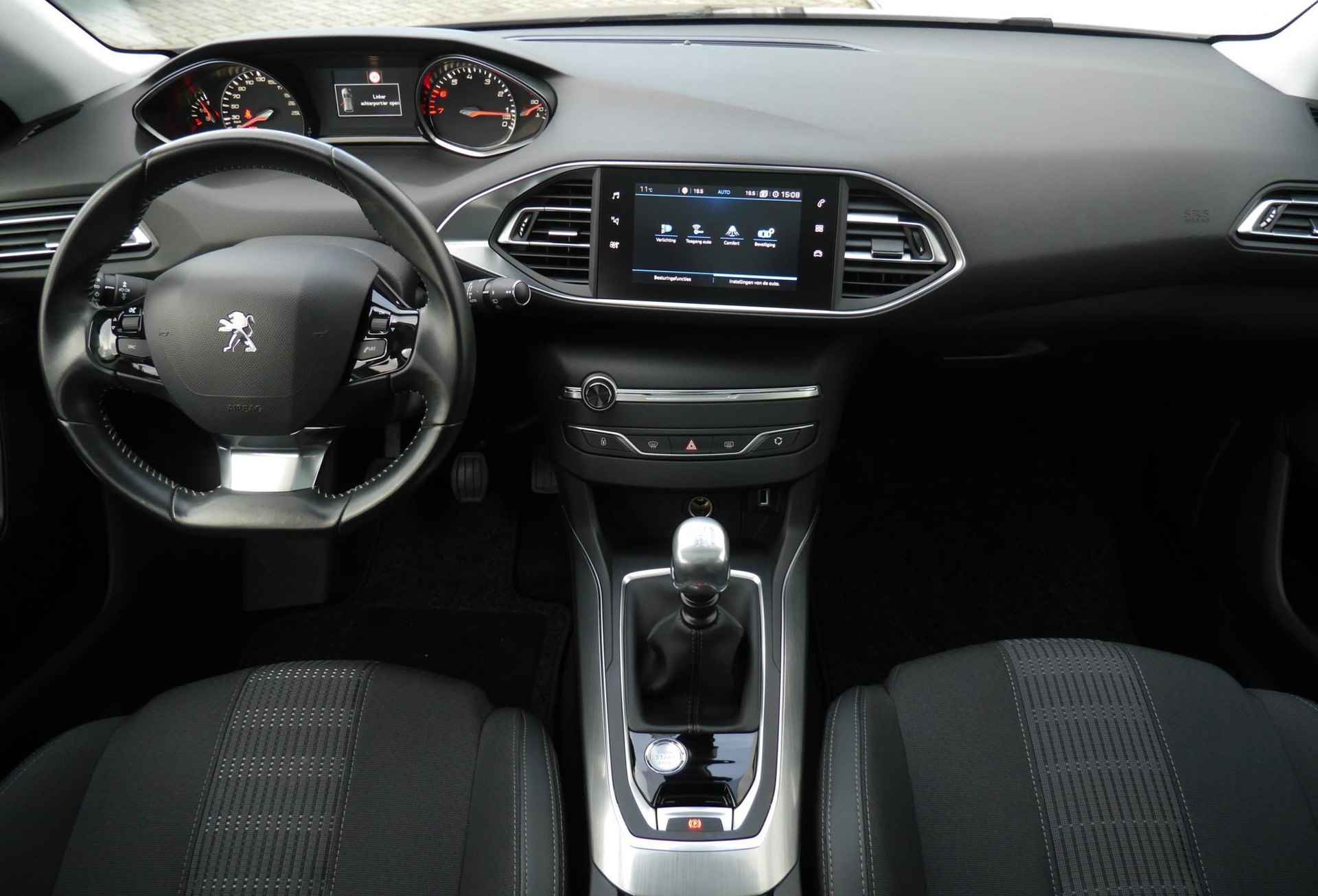 Peugeot 308 SW 1.2 PureTech Premium 110 Pk | Keyless Entry & Start | Panorama Dak | Adaptieve Cruise Control | Parkeersensoren Voor & Achter | Navigatie | Camera Achter - 3/49
