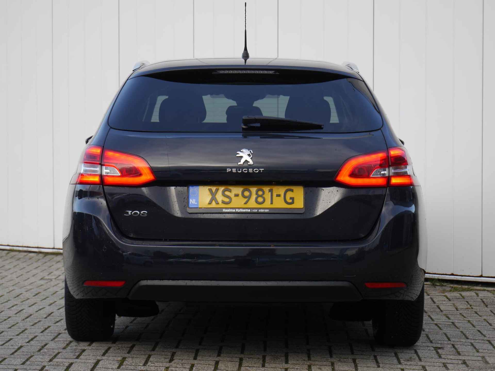 Peugeot 308 SW 1.2 PureTech Premium 110 Pk | Keyless Entry & Start | Panorama Dak | Adaptieve Cruise Control | Parkeersensoren Voor & Achter | Navigatie | Camera Achter - 12/49