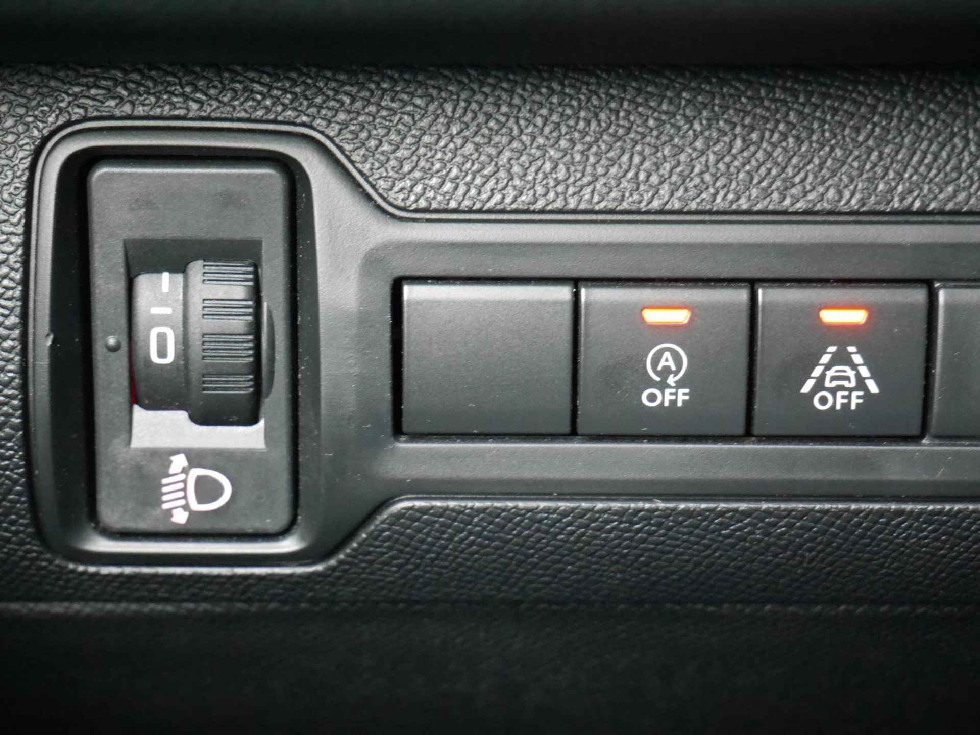 Peugeot 308 SW 1.2 PureTech Premium 110 Pk | Keyless Entry & Start | Panorama Dak | Adaptieve Cruise Control | Parkeersensoren Voor & Achter | Navigatie | Camera Achter - 41/49