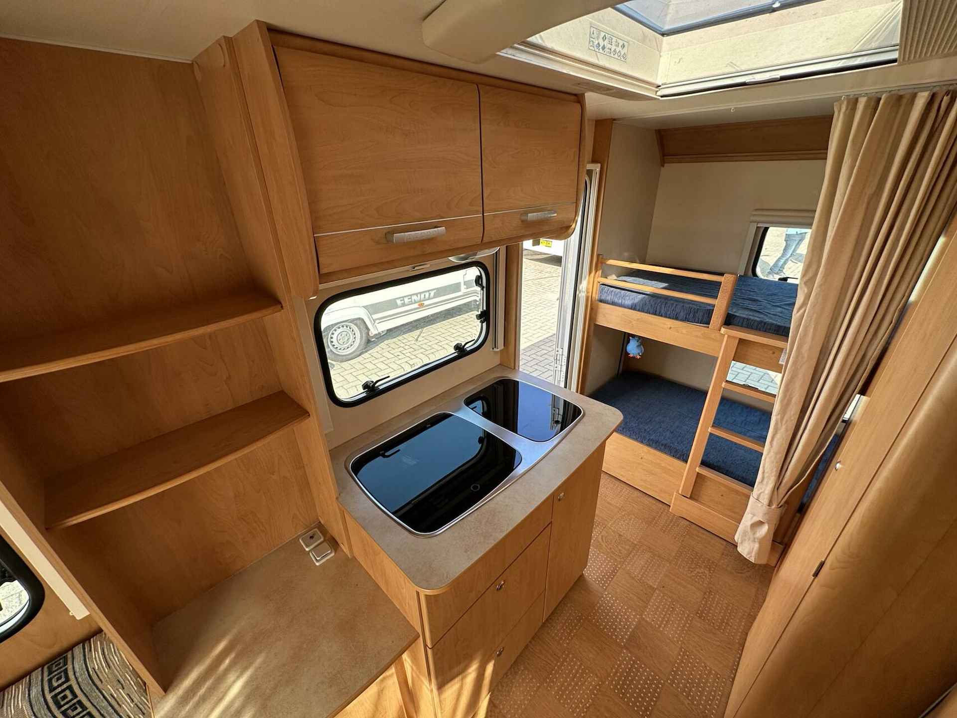 CARAVELAIR 416 ANTARES STAPELBED +LICHTGEWICHT+HOGE KOELKAST - 14/20