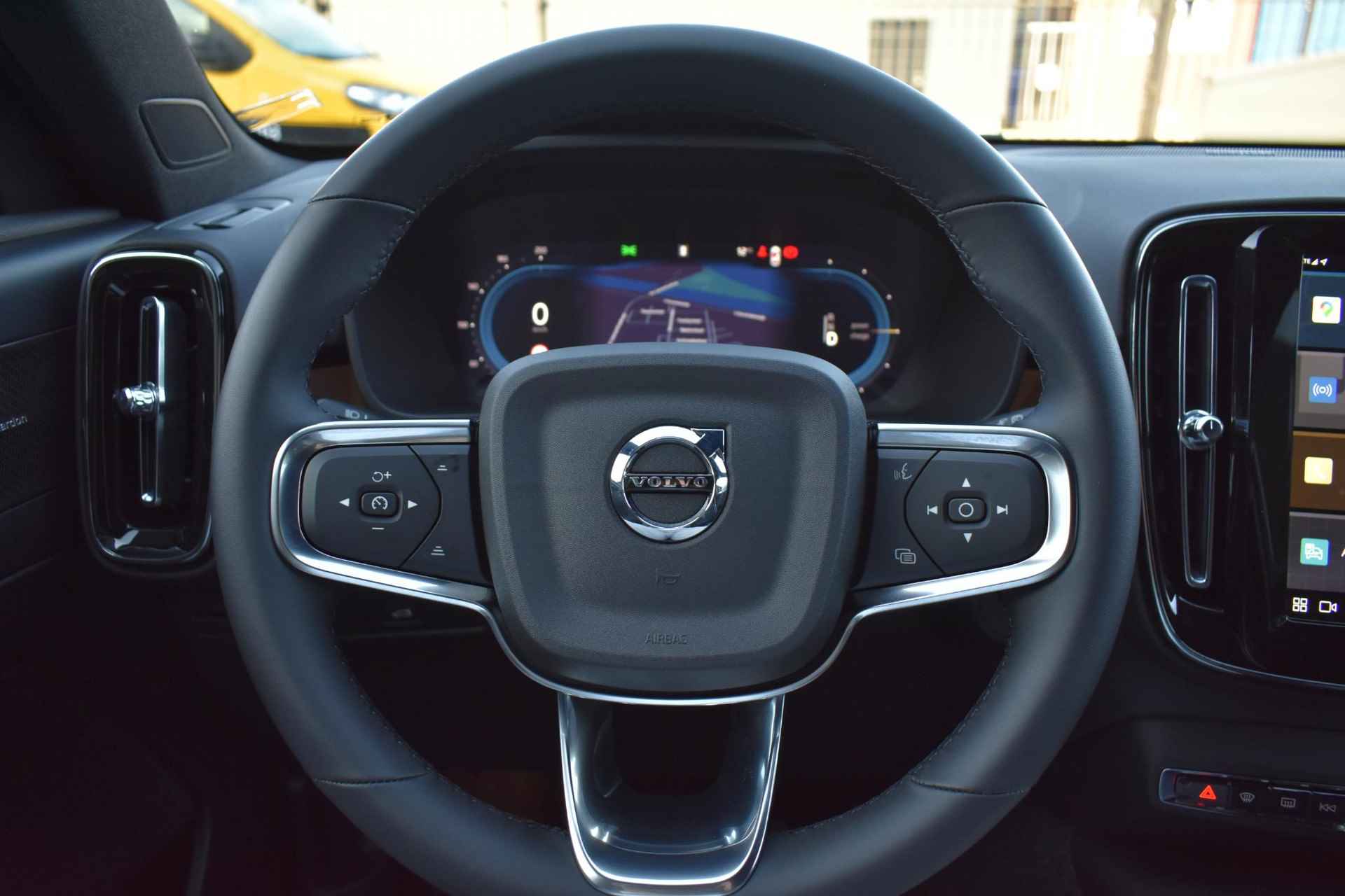 Volvo EX40 Single Motor Extended Range Plus 82 kWh | 360° camera | Harman Kardon | - 10/17