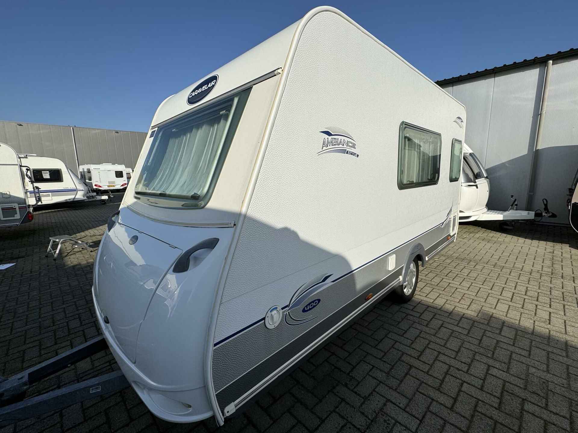 CARAVELAIR AMBIANCE STYLE 400, DWARSBED, FIETSENDR, VOORTENT - 6/24