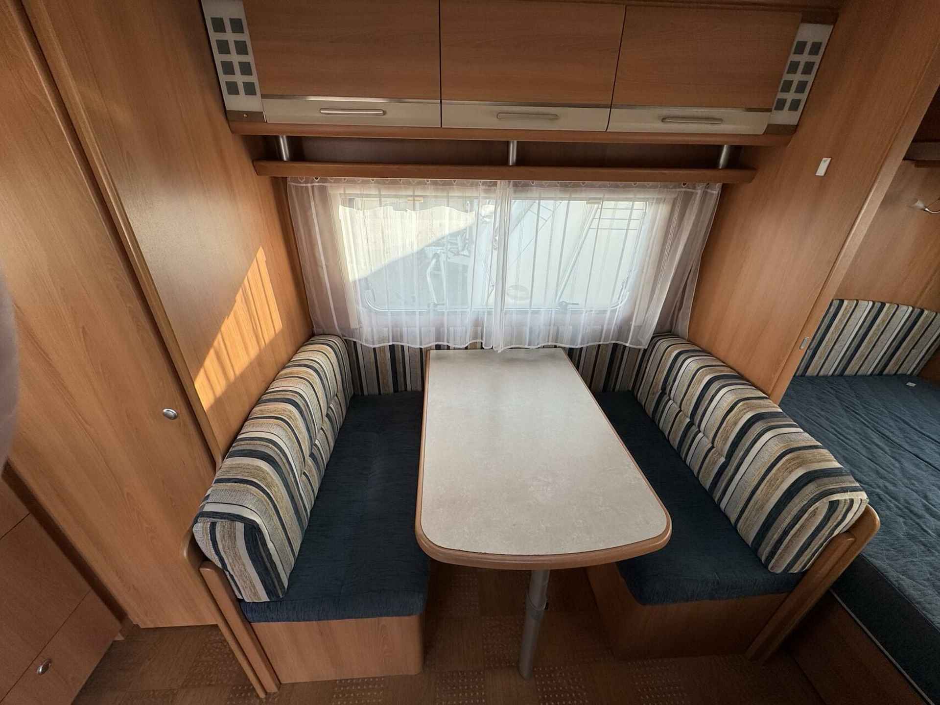 CARAVELAIR AMBIANCE STYLE 400, DWARSBED, FIETSENDR, VOORTENT - 14/24